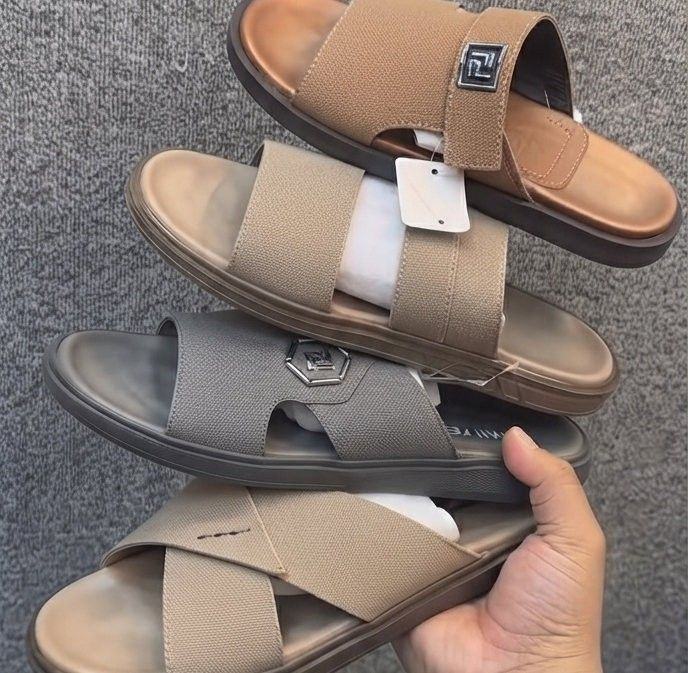 👞 Step into Comfort with Stylish Slippers! 🏭 Looking for comfortable ...