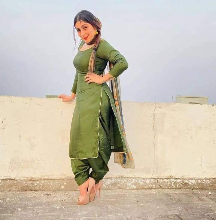 Navzar Kaur
