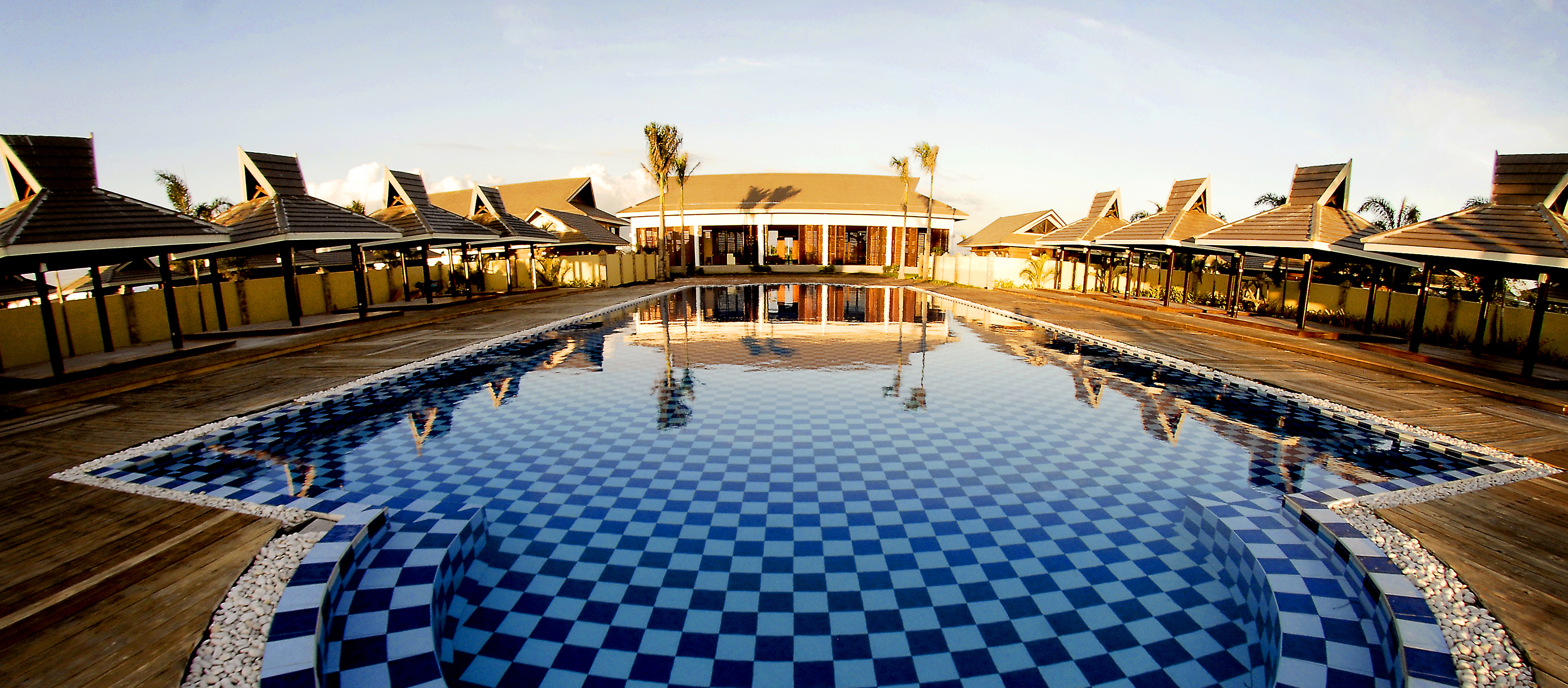 Villa Del Rey Hotel and Resort | Pili