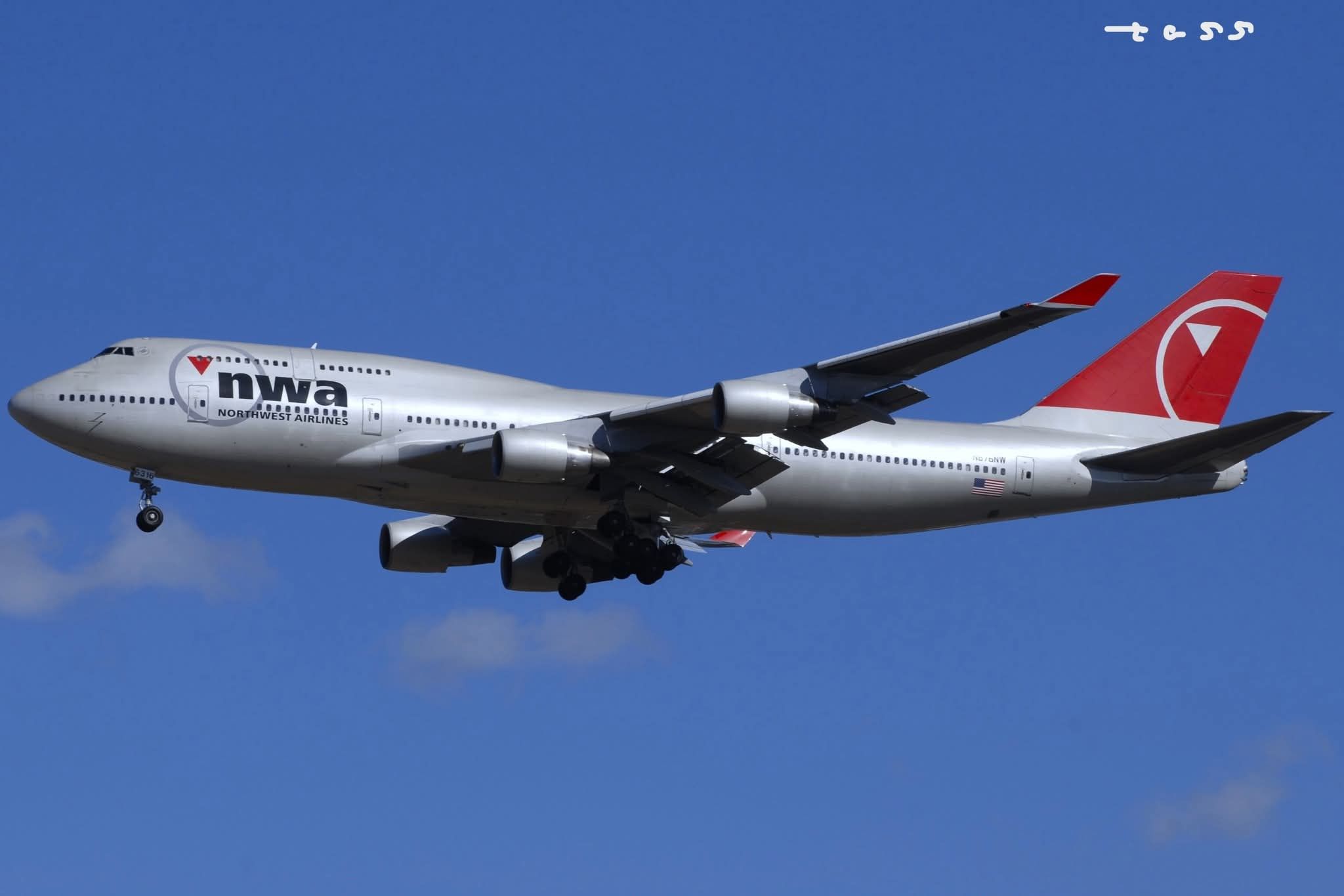 Northwest Airlines Boeing 747-451 in World Plane livery