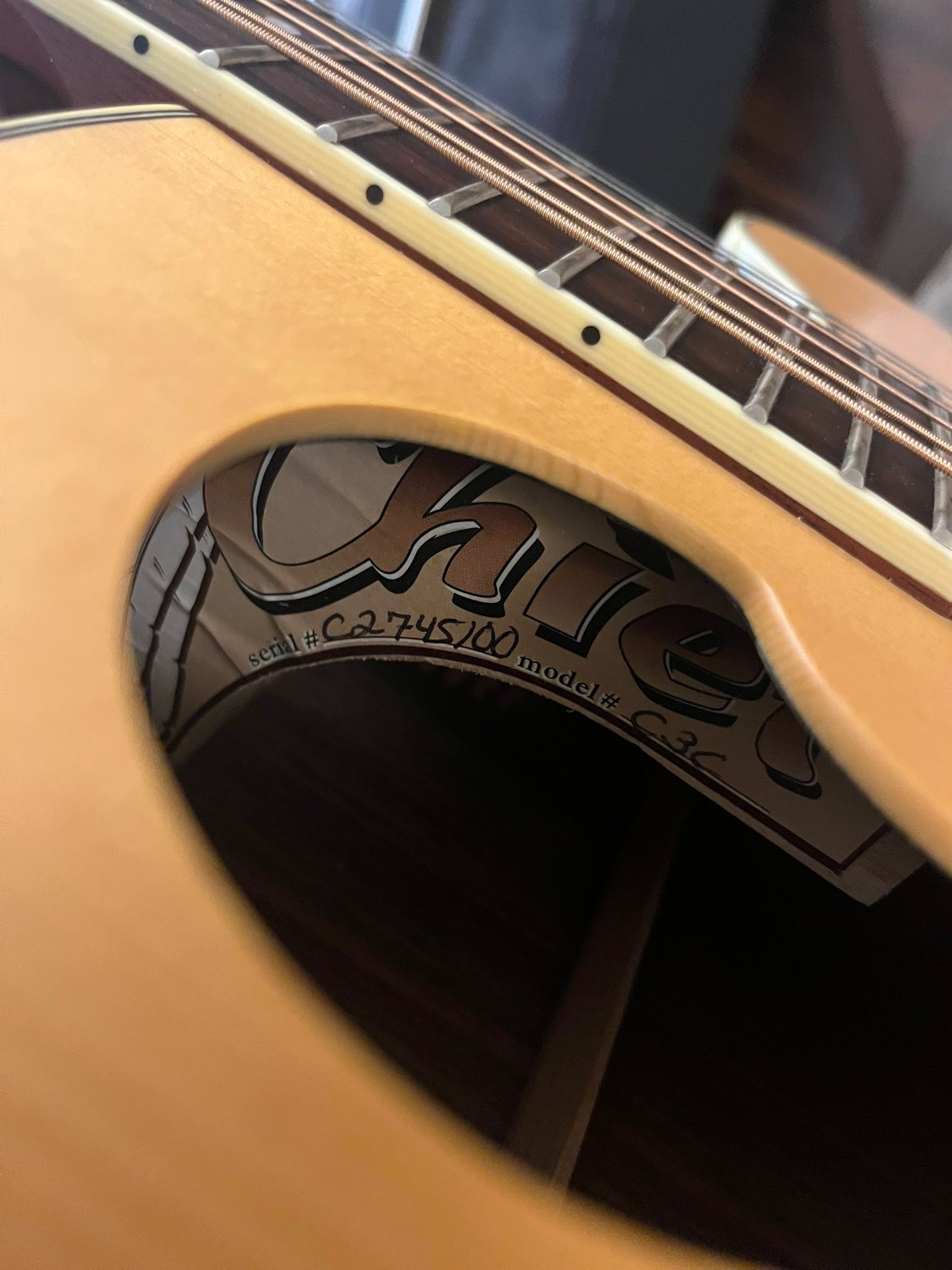 1999 Tacoma Chief C3C guitar in great condition