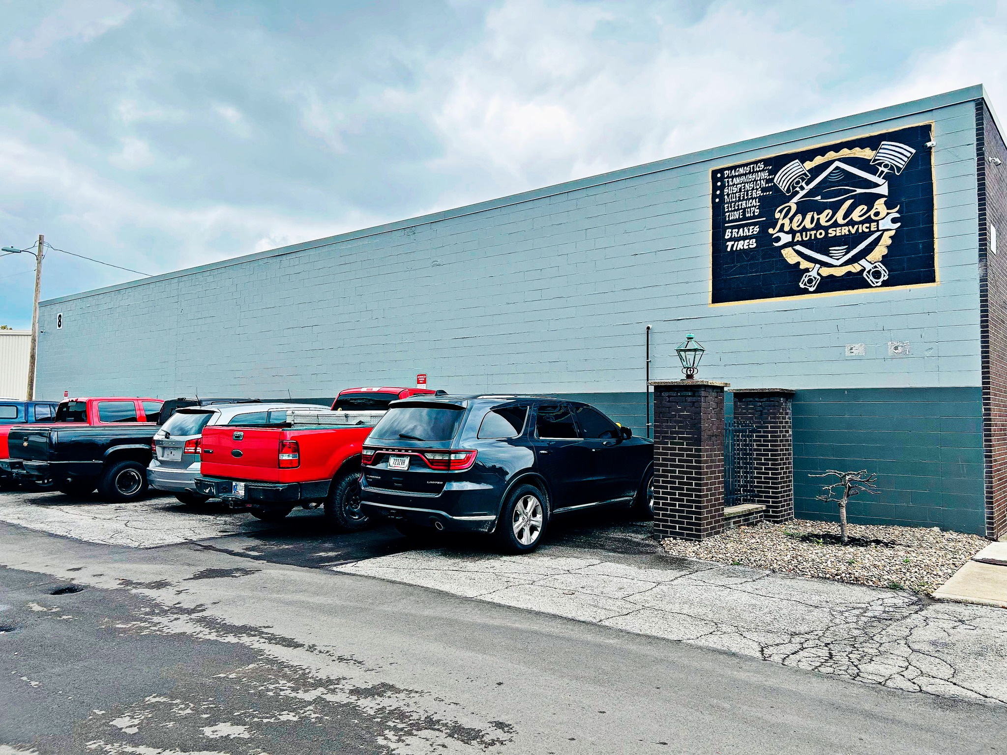 Reveles Auto Service | Indianapolis IN
