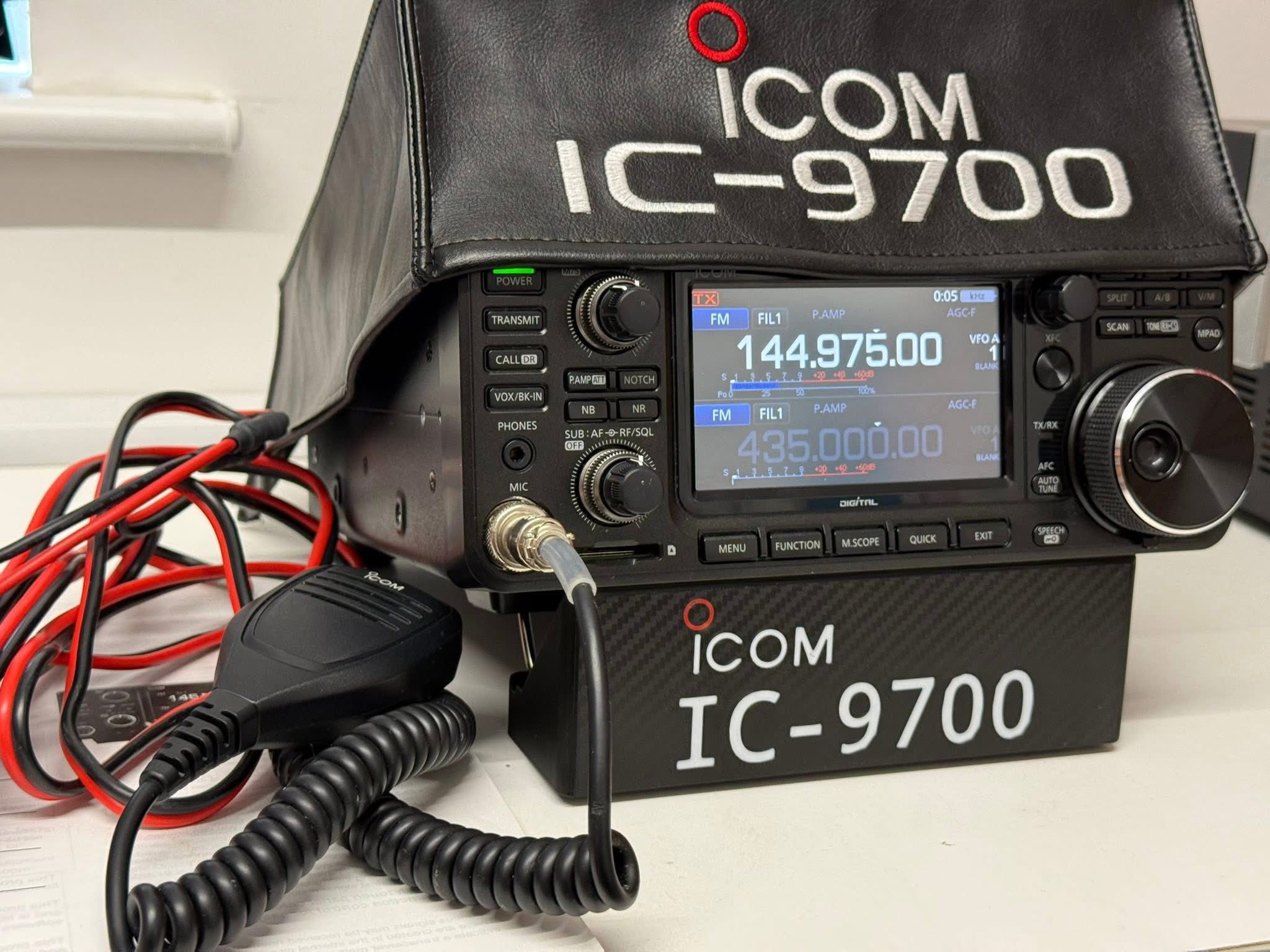 Icom ic-9700 for sale with accessories