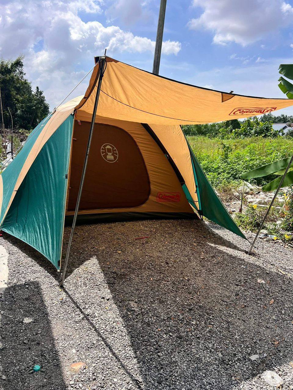 Excellent condition Coleman 3 Pole Screen Tarp UV PRO