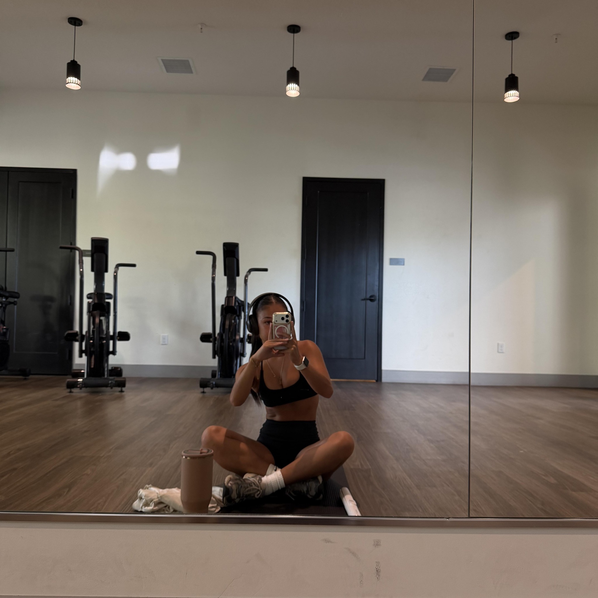 Workout routine tracker for fitness goals.