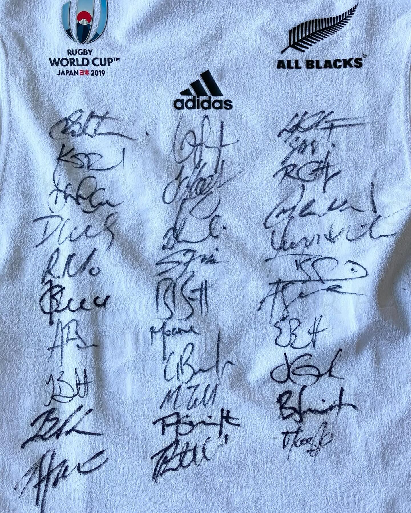 ALL BLACKS alternate player issued jersey, fully signed 2019 rugby
