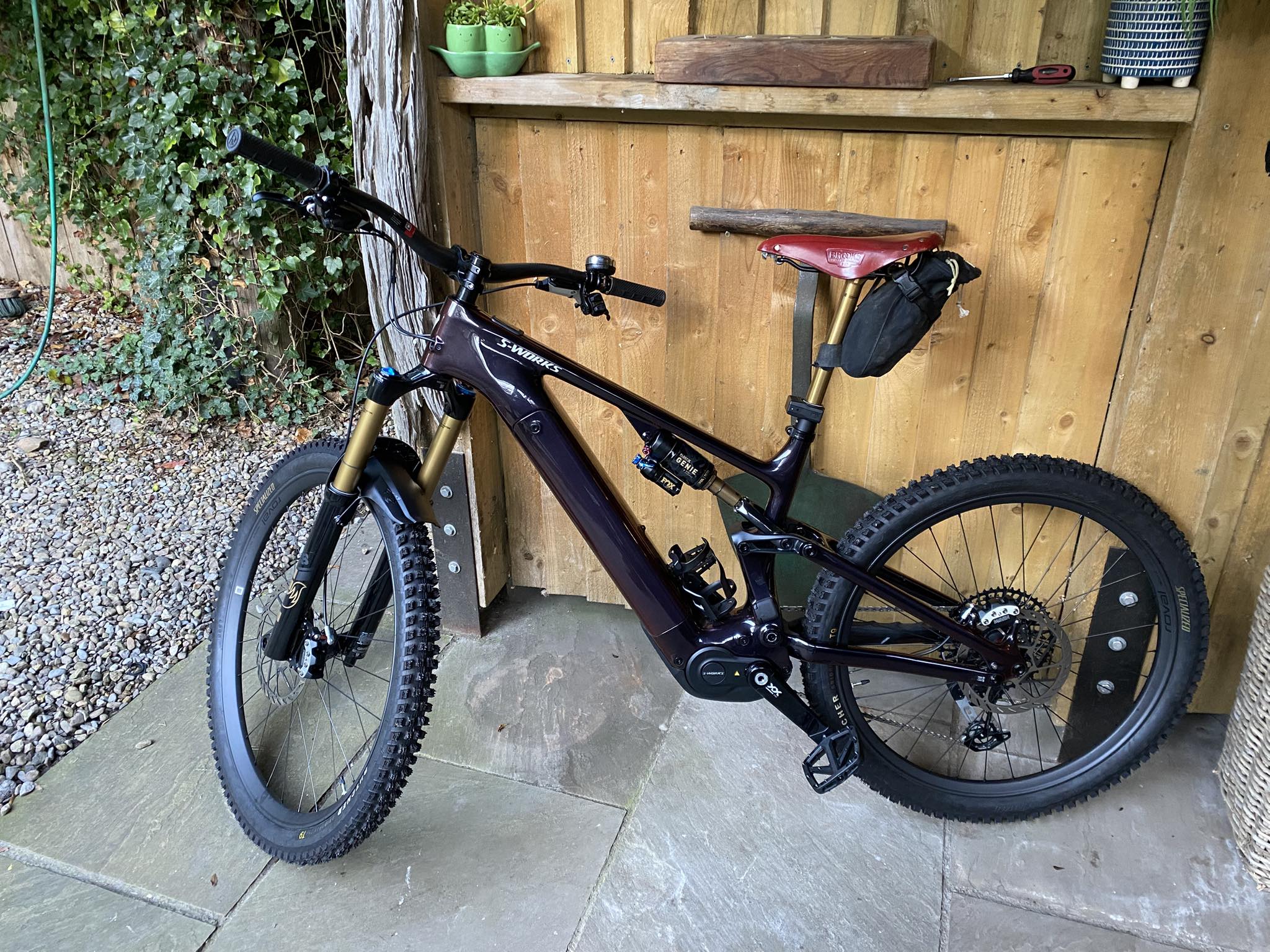 ktm mtb fahrrad Macina Team Pro 29 Zoll E-Mountainbike Generalüberholt aus zweiter Hand E-Mountainbike – H&B Exclusive Fahrradhelm auch für den City & Lifestyle Farbe:Cosmic Carbon View-Metallic Olive Green
