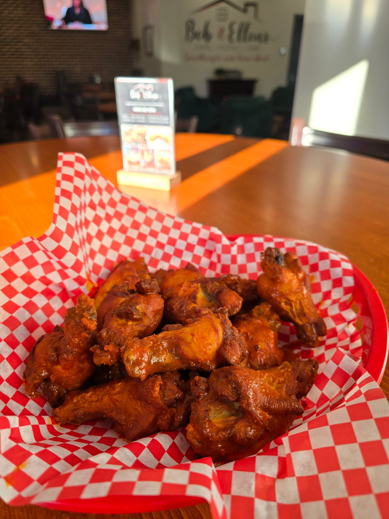 Wing Wednesday deals at local Iowa restaurant