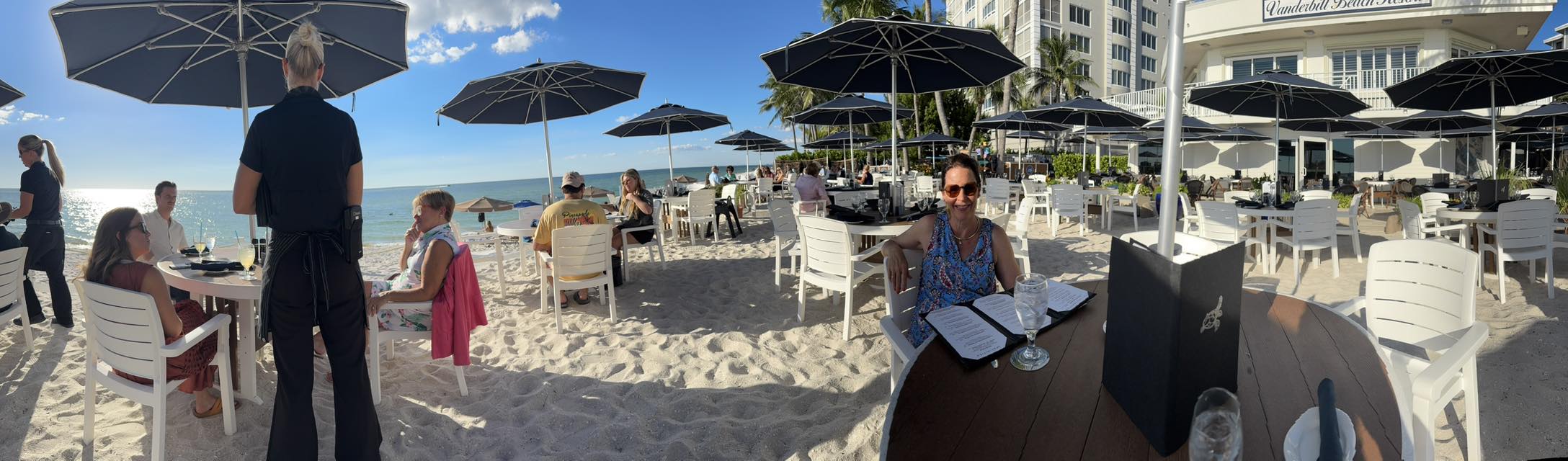 Dress code for dinner at the Turtle Club?
