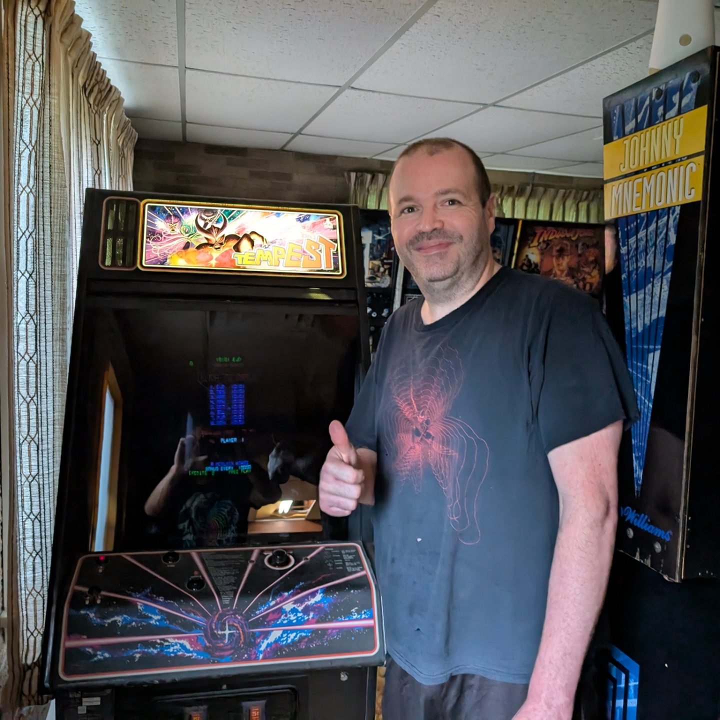Minter does it again. Score 8 for his latest game in Edge