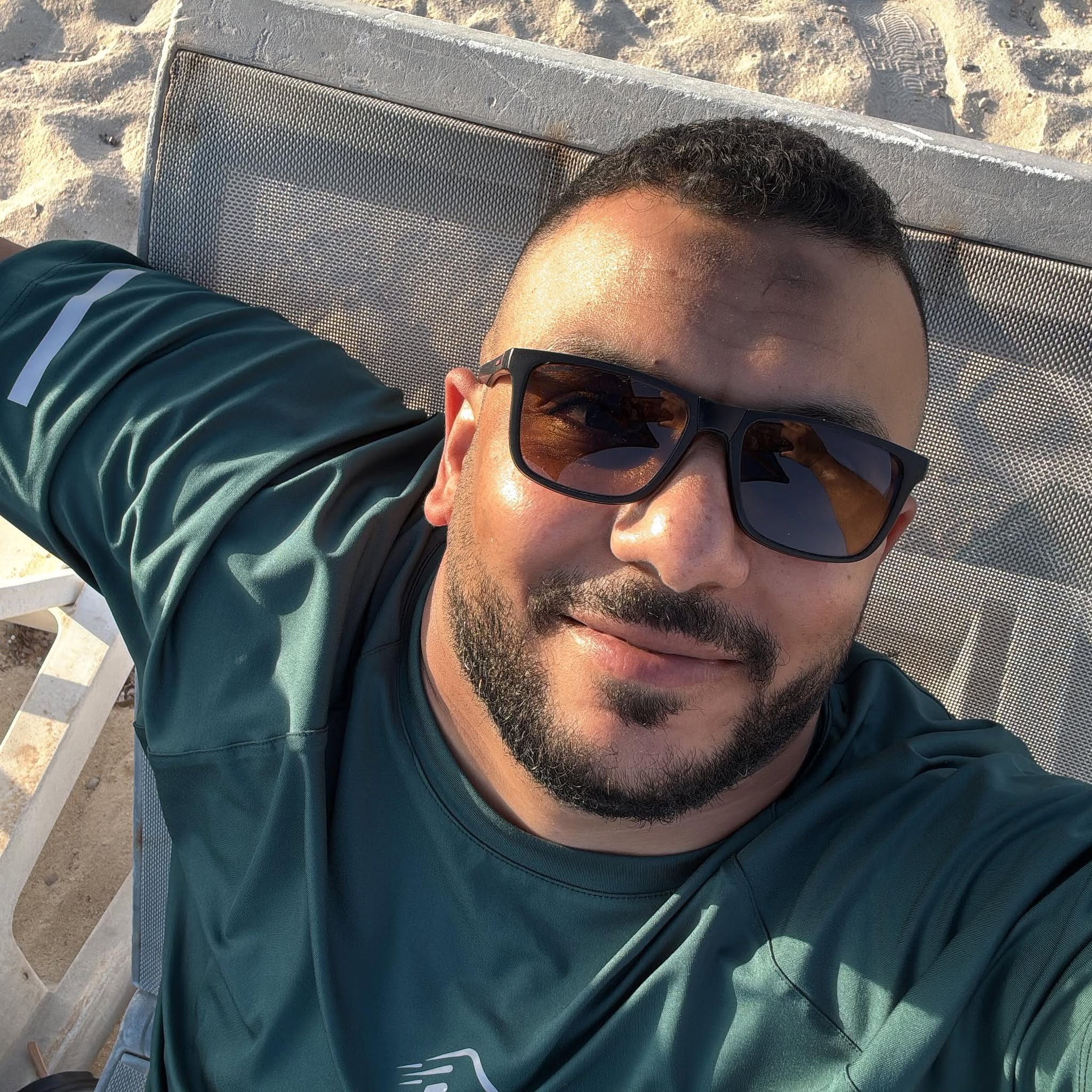 Tamer Zaky - فالحياه الدنيا .. محدش مرتاح بنسبه ١٠٠٪؜ والا... | Facebook