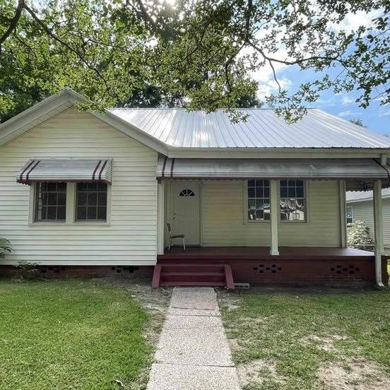 I need a clean tenant to move in asap I got $400 Monthly. Ready to move ...
