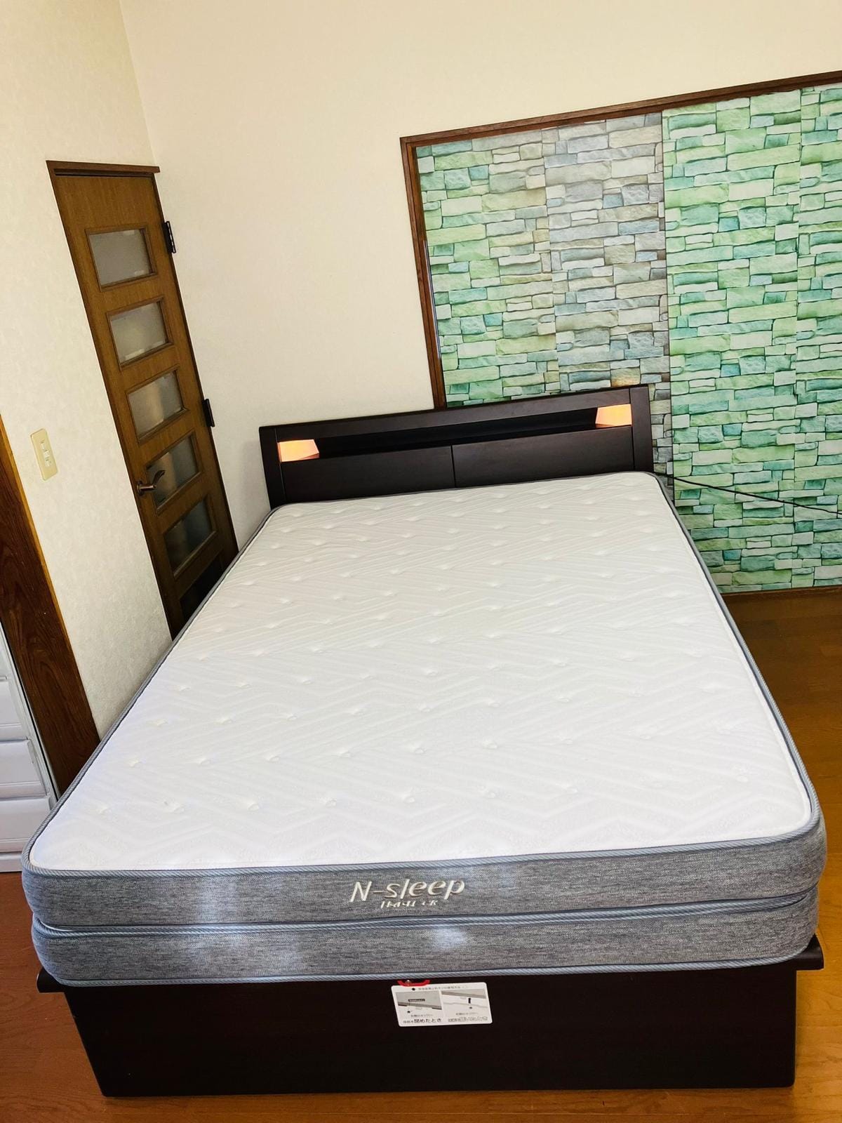 Nitori Double size Bed frame and nitori Nsleep hard 1cr Pocket 