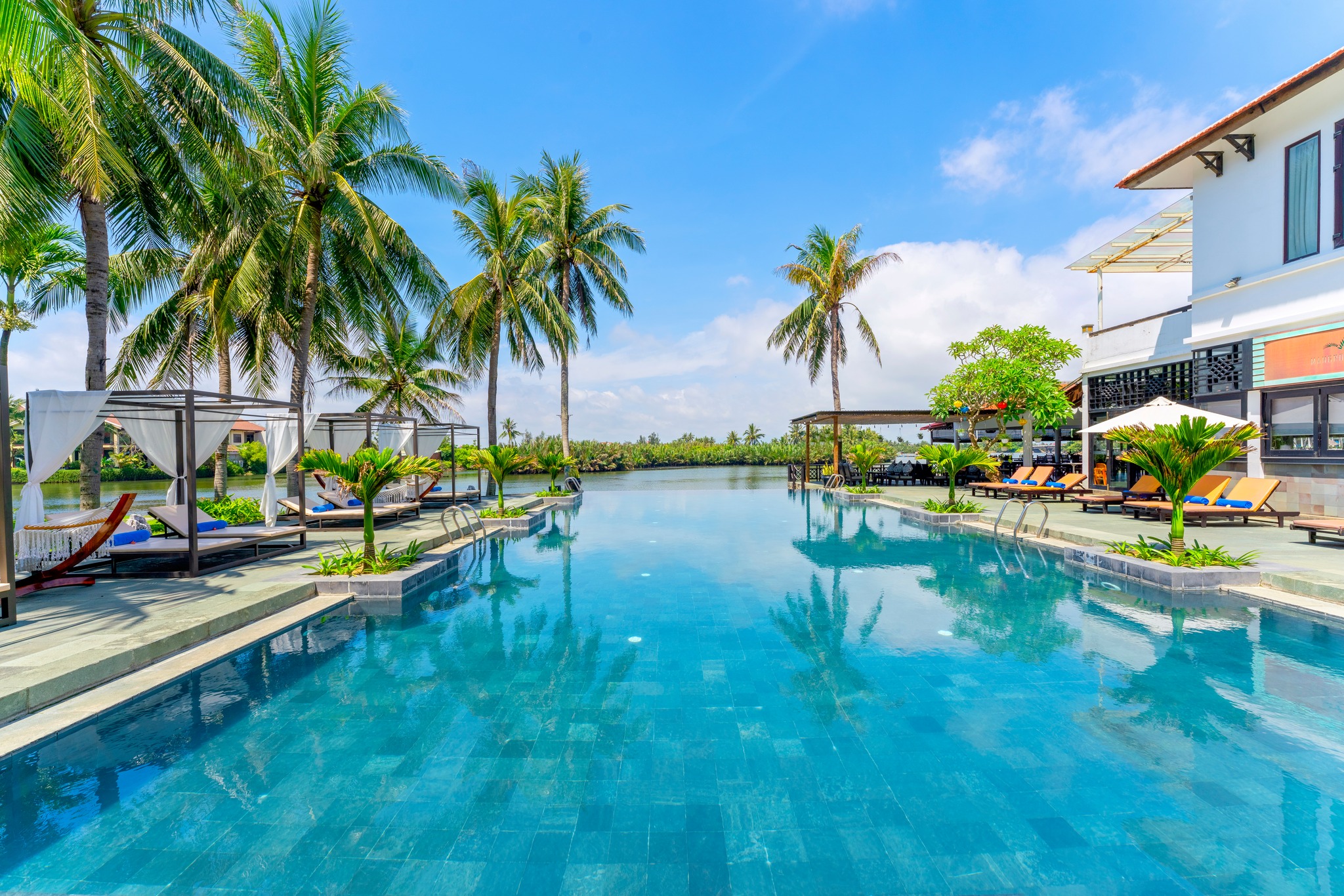 Hoi An Beach Resort | Da Nang