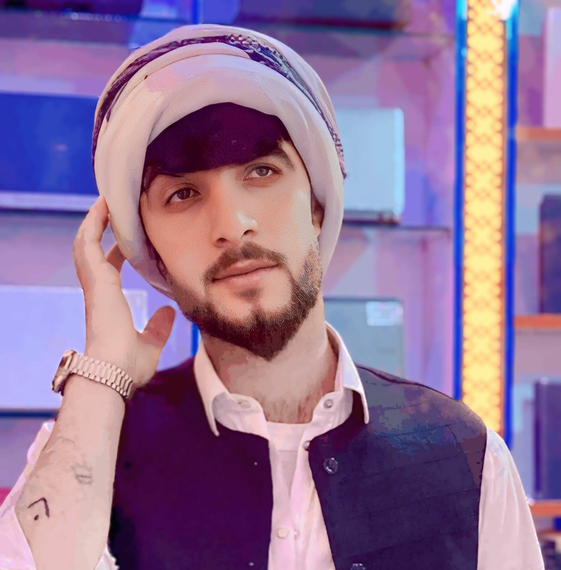 چار په چار کی اجی اکا 👑. . . . | ځلاند پاچا | Facebook