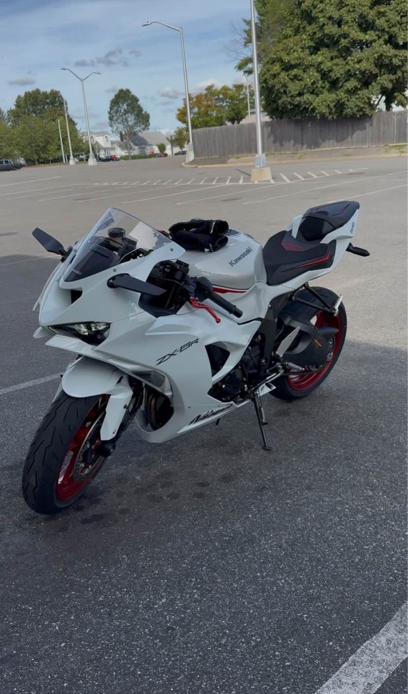Qui est fan de l'adrénaline 🔥🏍️🛣️ *Kawasaki Ninja* 1 300 km