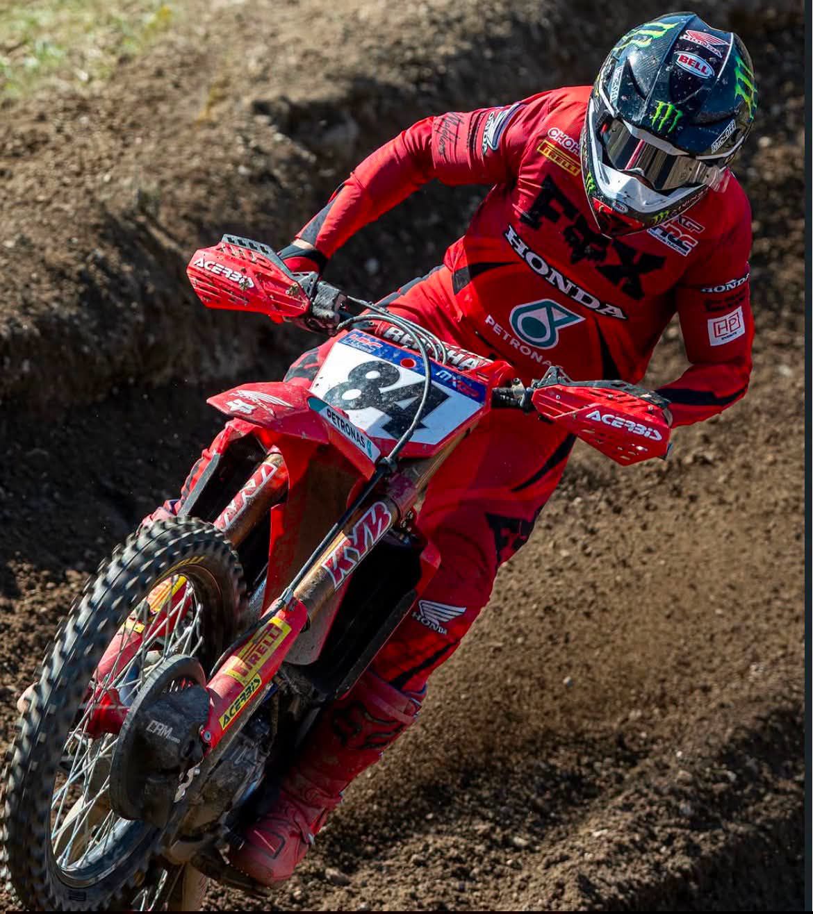 Jeffrey Herlings Dominates MXGP Race 1 at Loket and Takes Over the