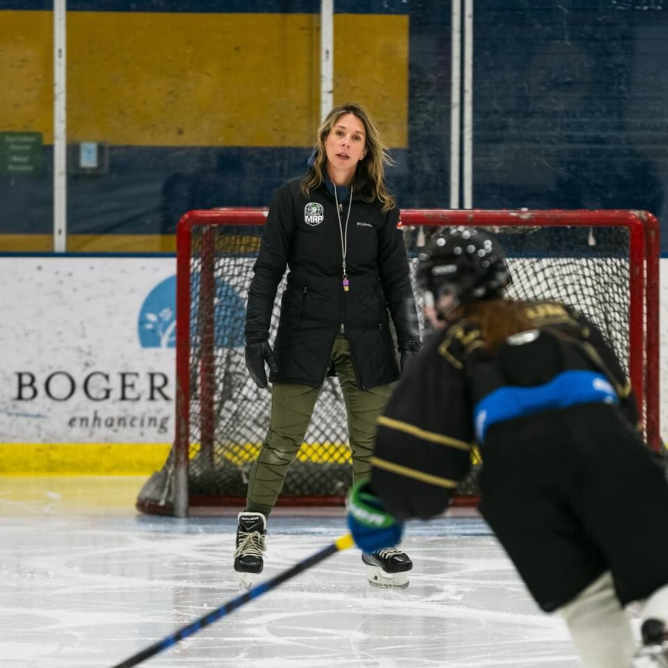 Punch turns = quick, sneaky direction changes 🔄🏒 That quick “punch” of ...