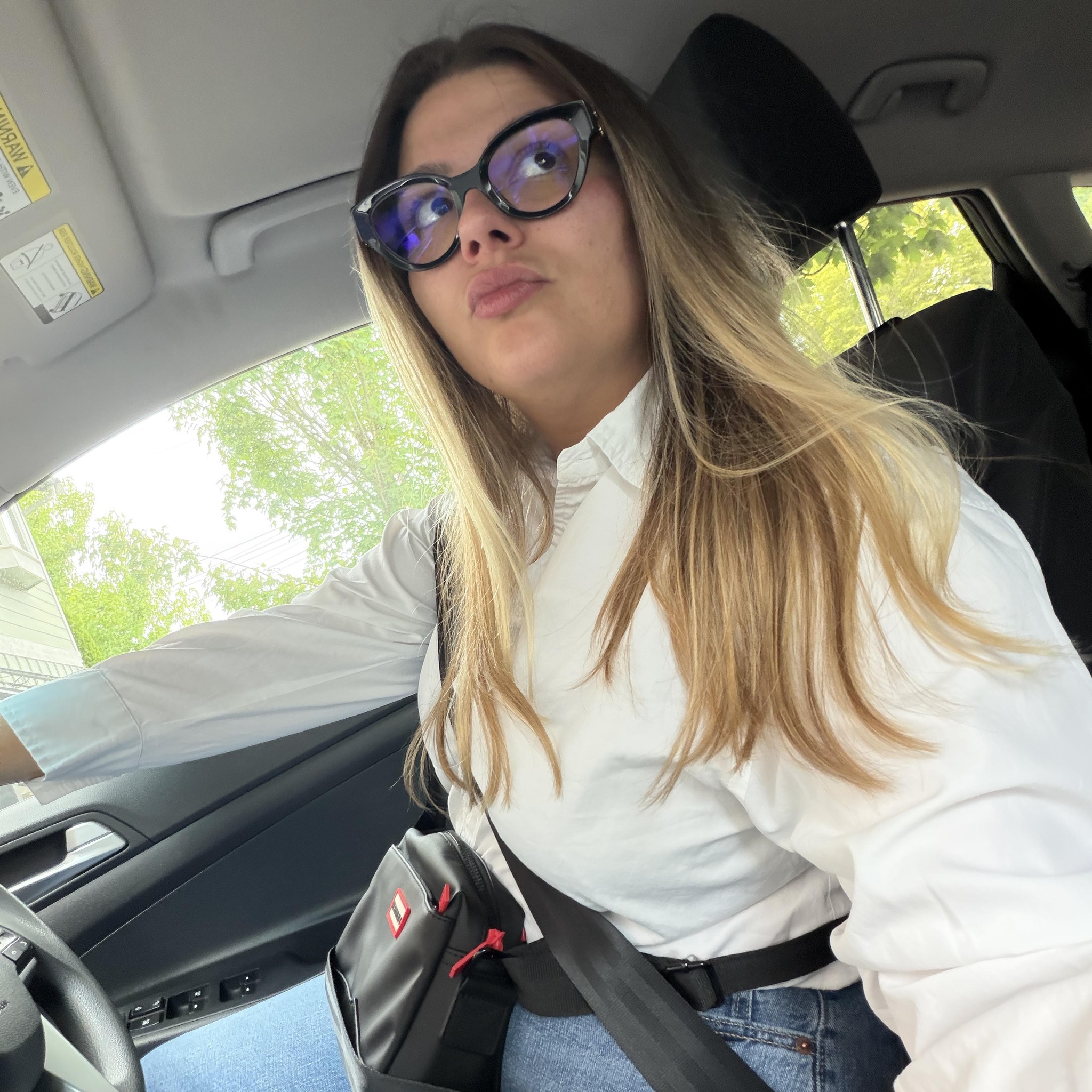 Come get ready with me for my corporate job, chicas ☕️💻🤎 Just a mama in ...