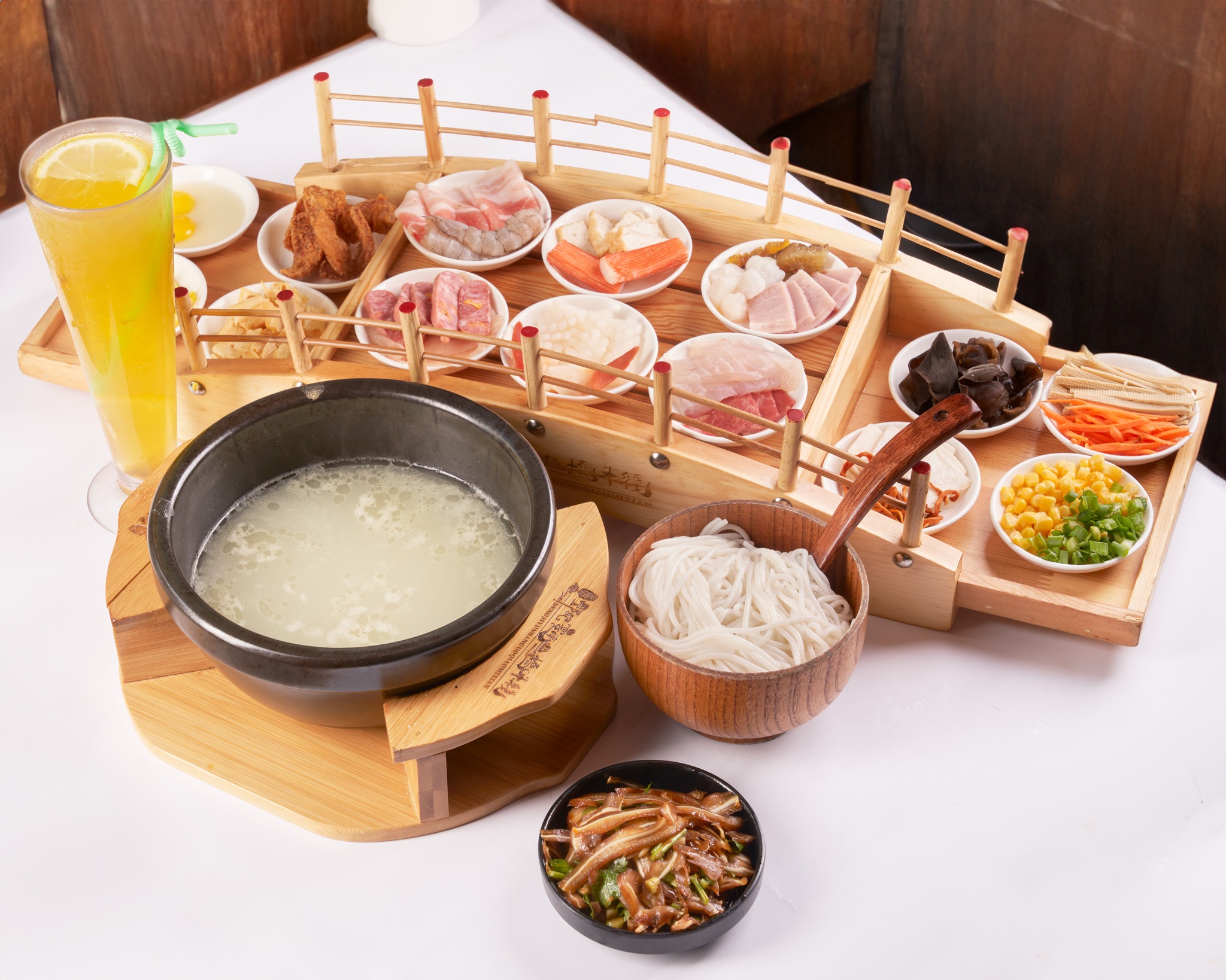 Deng Ji Yunnan Guoqiao Mixian | Levittown NY