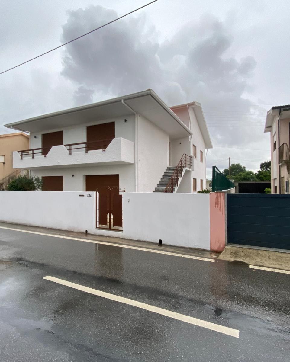 Apartamento T2 na Margem Sul com parqueamento