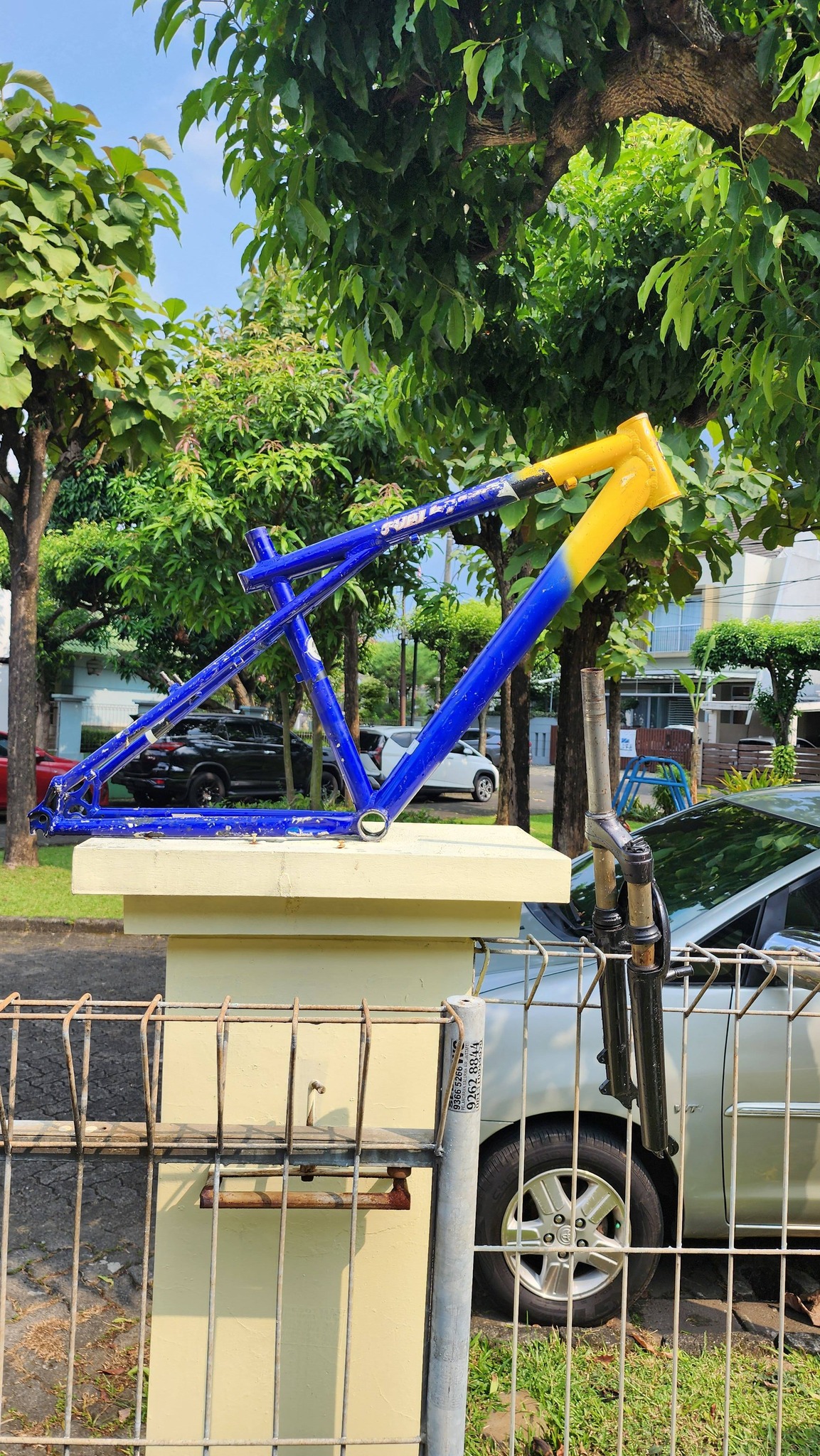 Please help me identify this gt frame, It look like a zaskar but