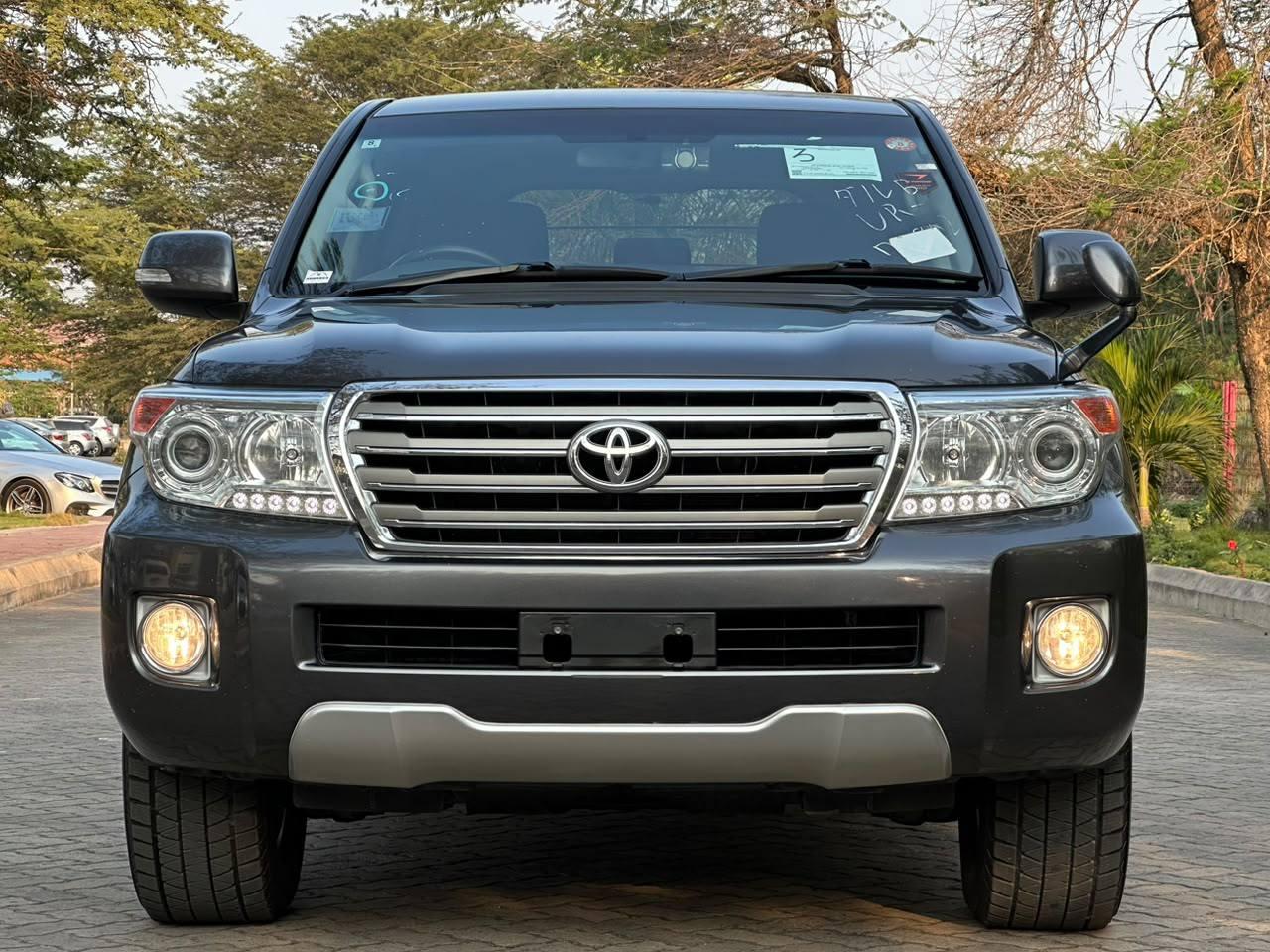 Price / Bei : 165 Milion Contact : 0654 406 041 Land Cruiser Mwaka