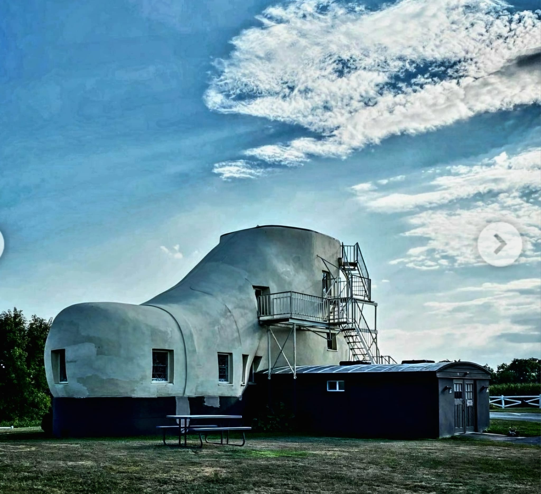 Little old lady's shoe house needs new tenant