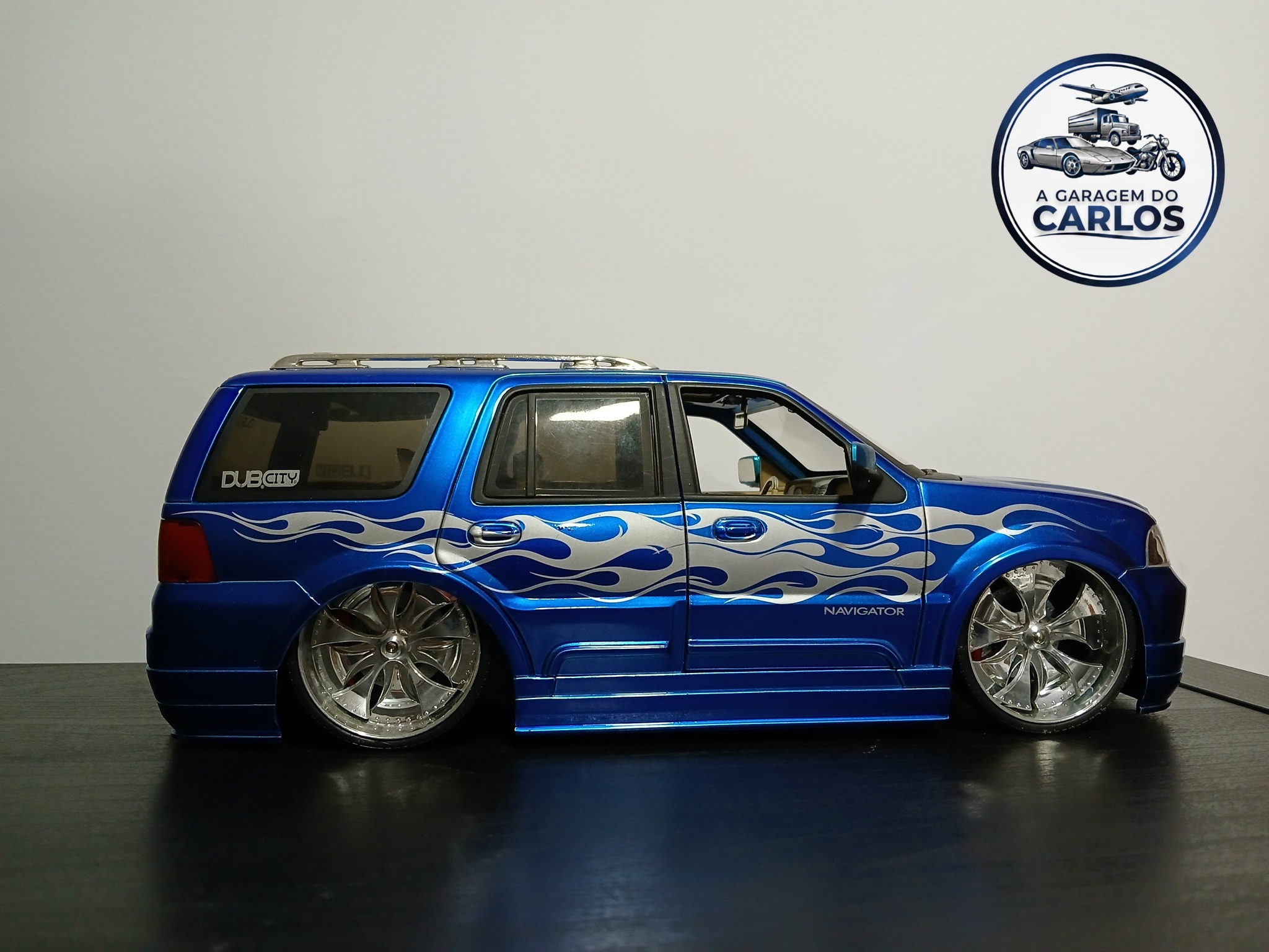 Lincoln Navigator 2003, Jada Toys Dub City