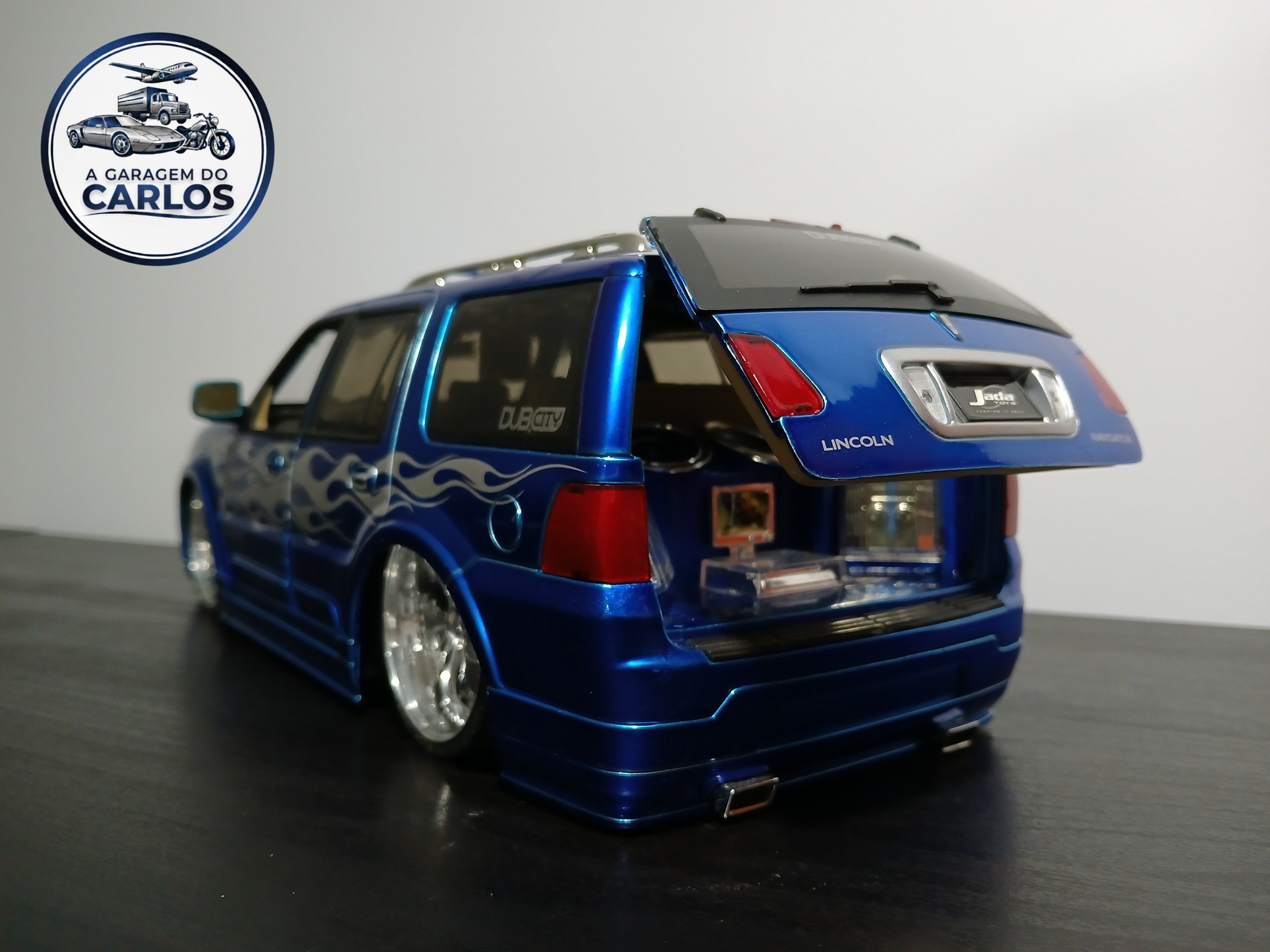 Lincoln Navigator 2003, Jada Toys Dub City
