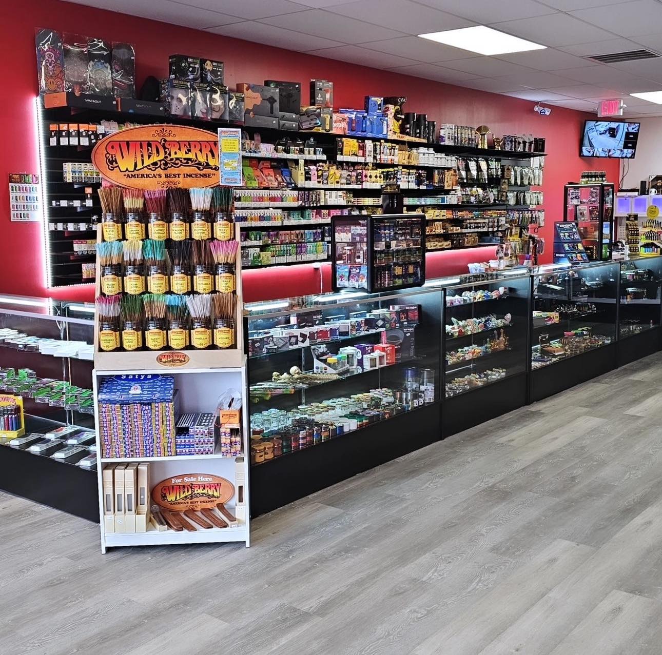 mo's smoke and vape & Gift Shop Sabor:Banana Taffy Freeze Geek Bar Pulse X 2 Disposable Vape GeekVape Aegis Mini 2