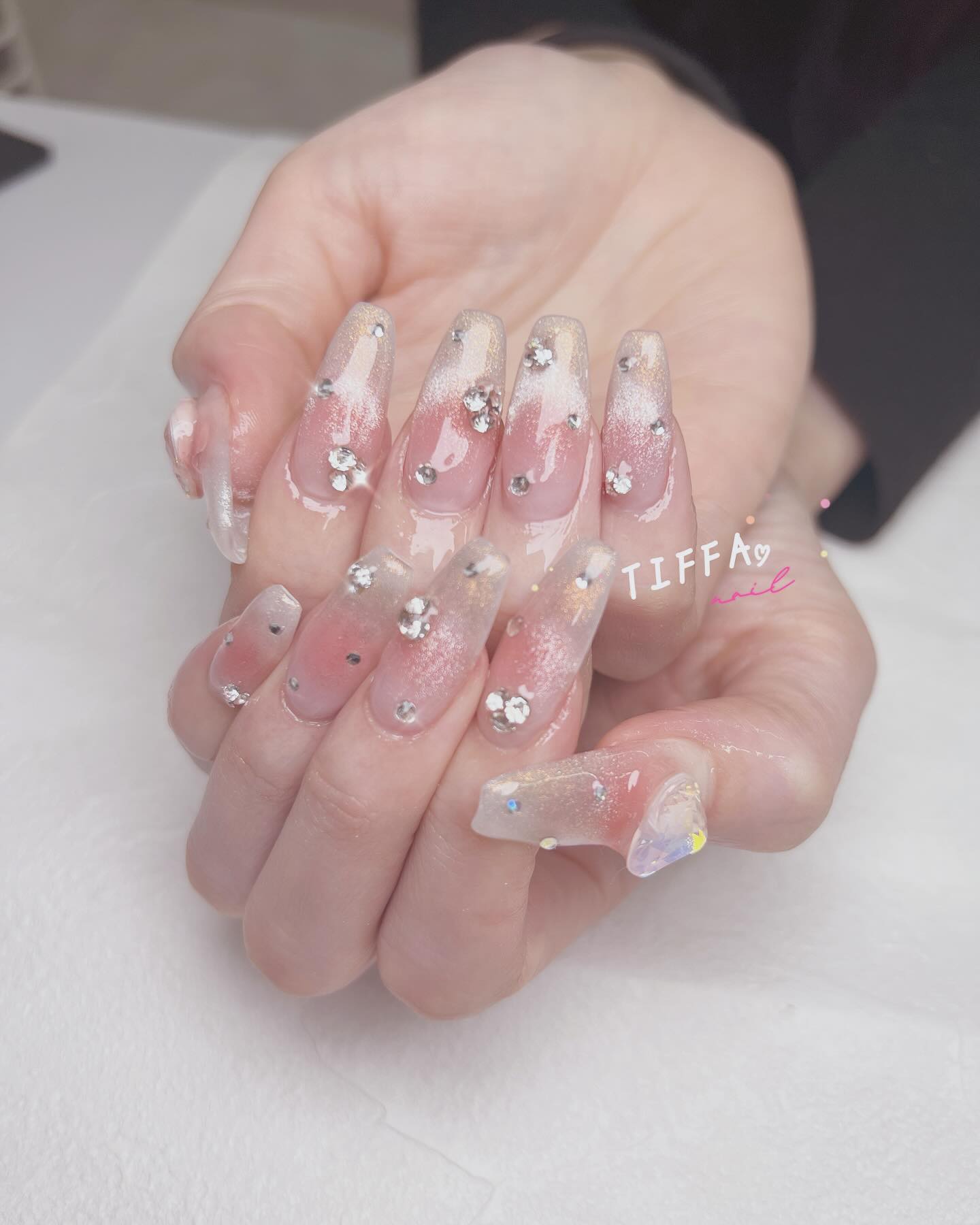 TIFFA - チークマグネットネイル? #ワンホンネイル #ネイルデザイン 