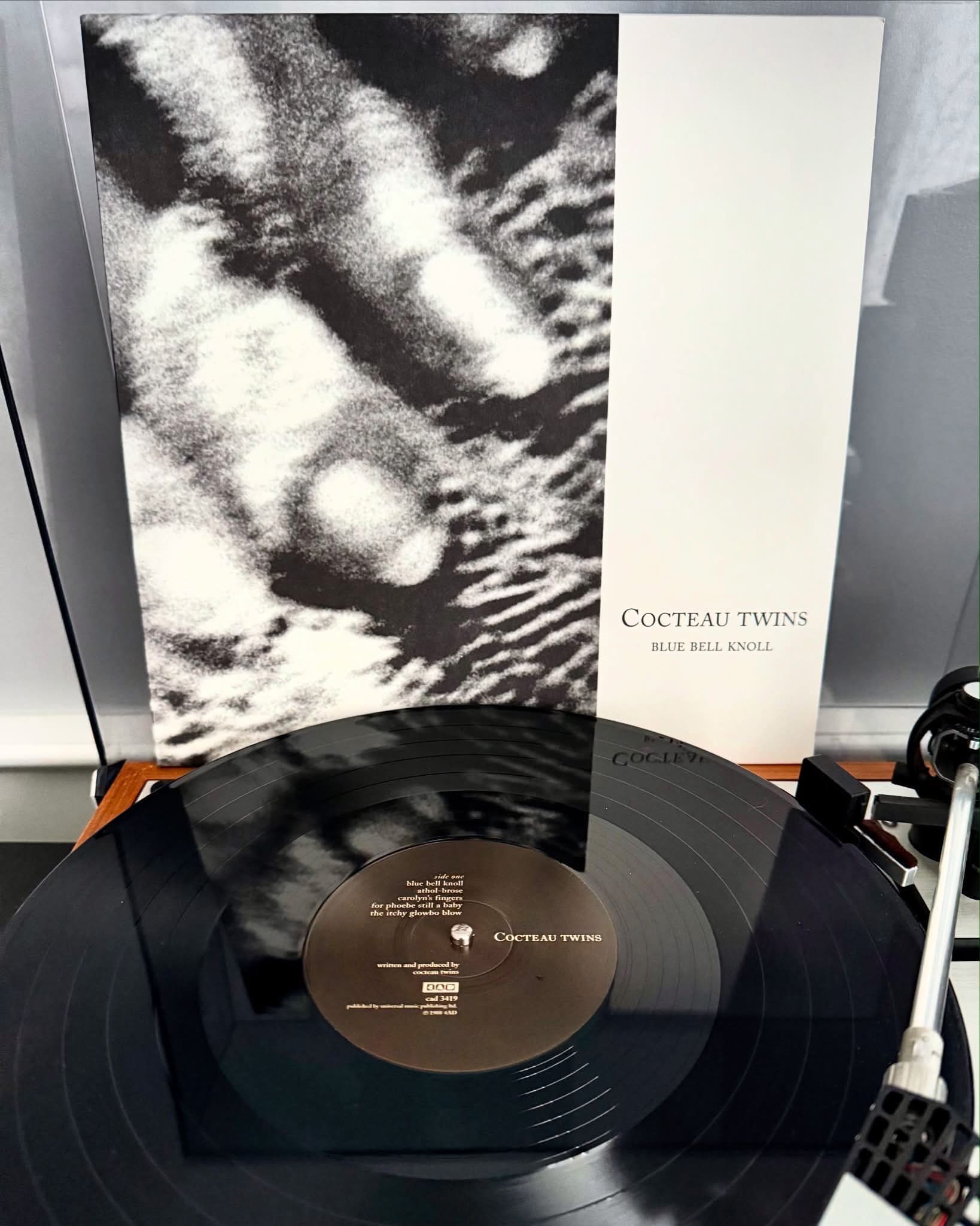 Cocteau Twins - Blue Bell Knoll ( 4AD 1988).