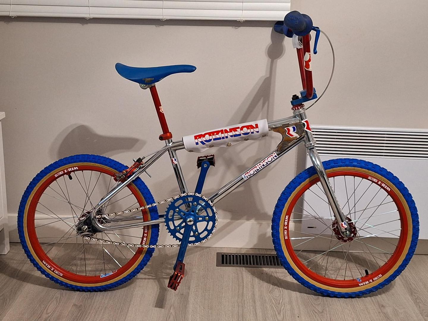 With this OG blue NOS Kashimax Aero seat my project is done. 1983