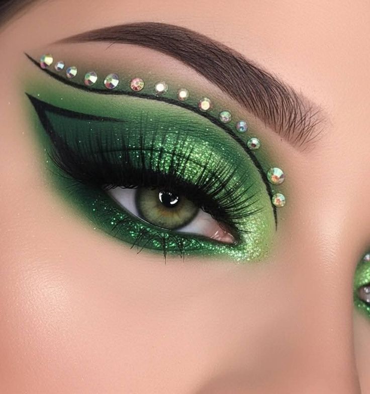 Emerald Green Dress Bronze Gold Eye Makeup Ideas