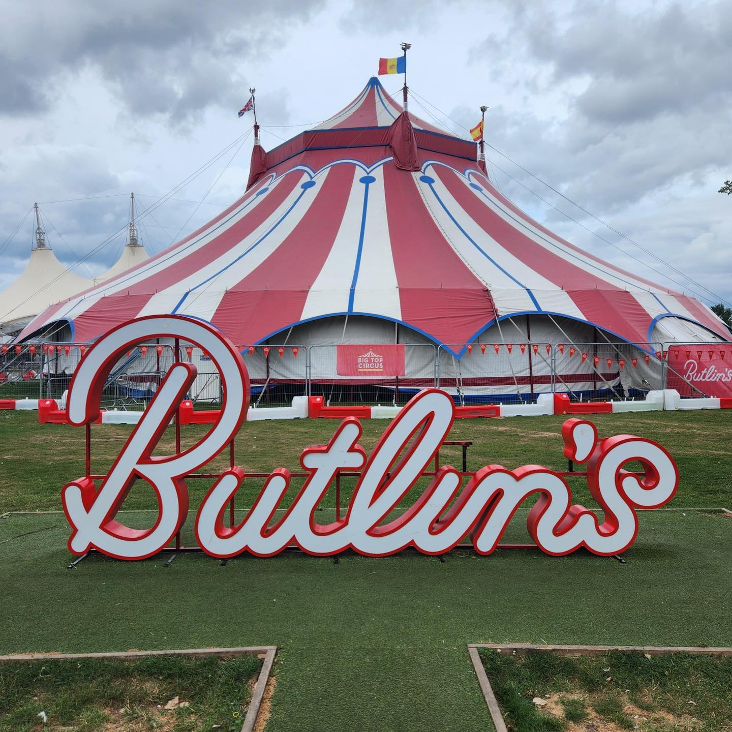 Comfort - 🎪 Roll up, roll up! The circus is in town! 🎪 Gandey’s Big Top ...