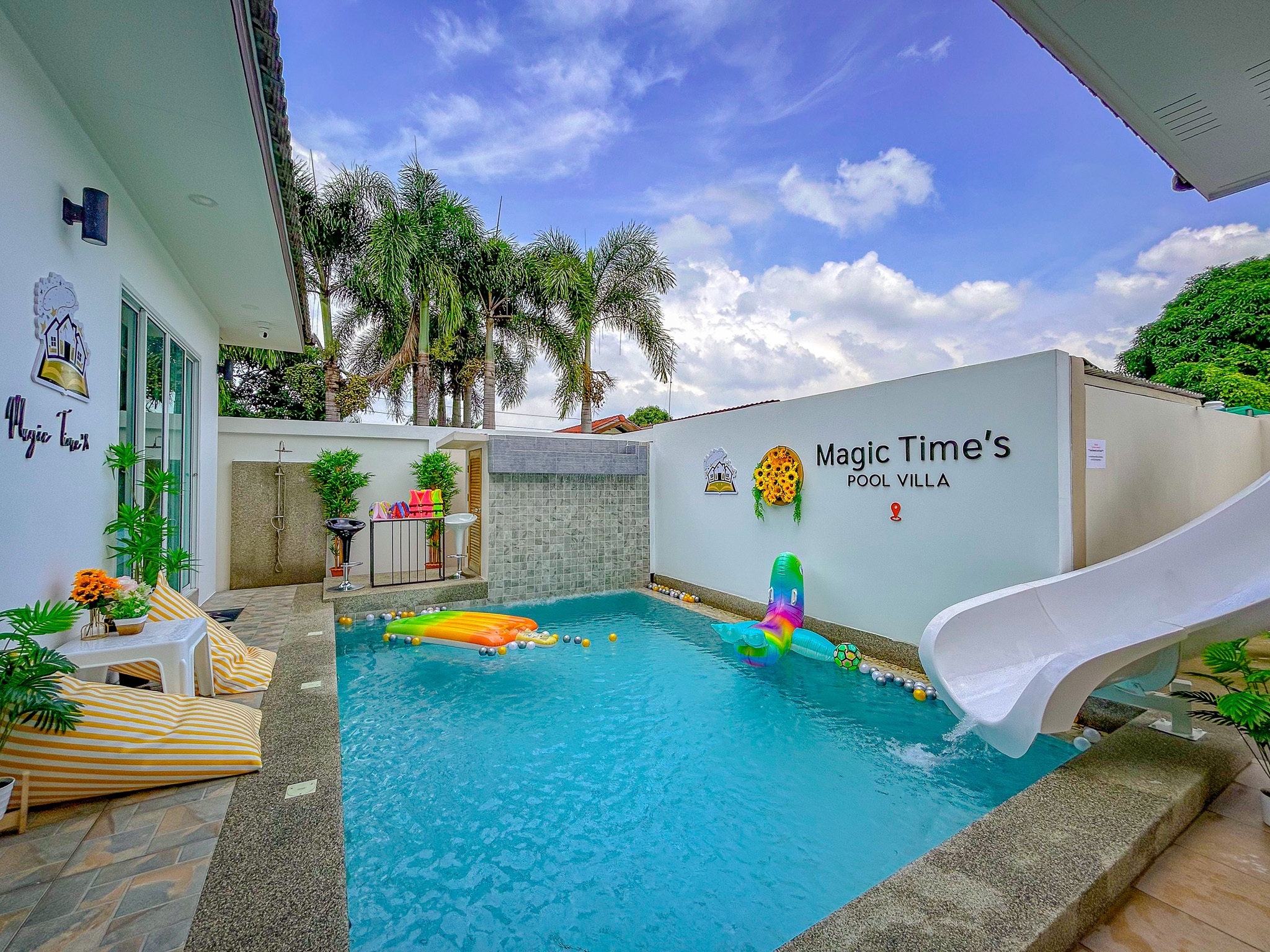 Magic Time's Pool Villa เมจิก ไทม์ พูลวิลล่า | Amphoe Bang Lamung