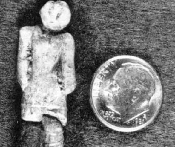 17,000 YEARS OLD NOMOLI FIGURES One of the most unusual artifacts