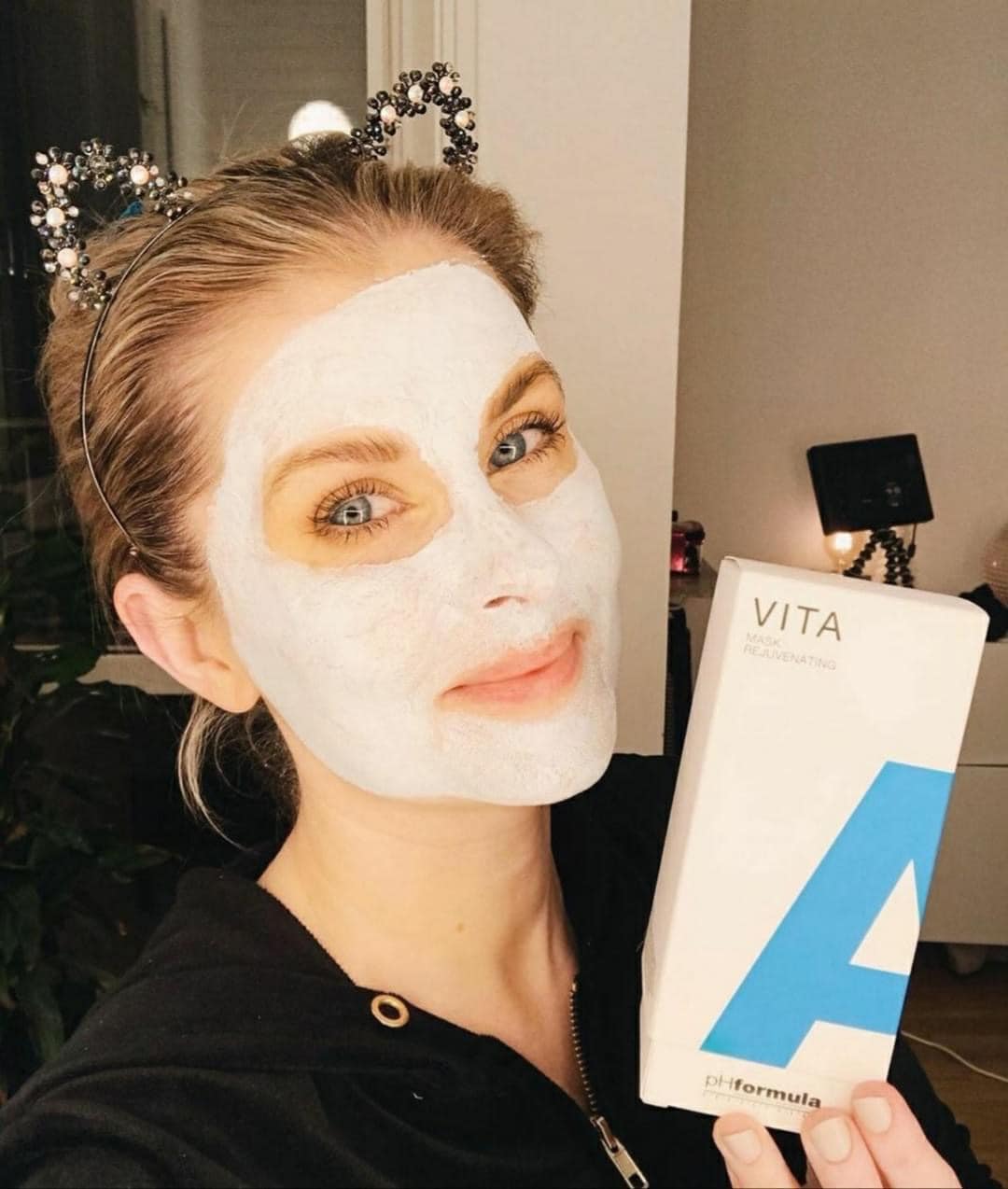 Skin Secrets - Weekend mask 👳♀️🩵 At the end of the week,...
