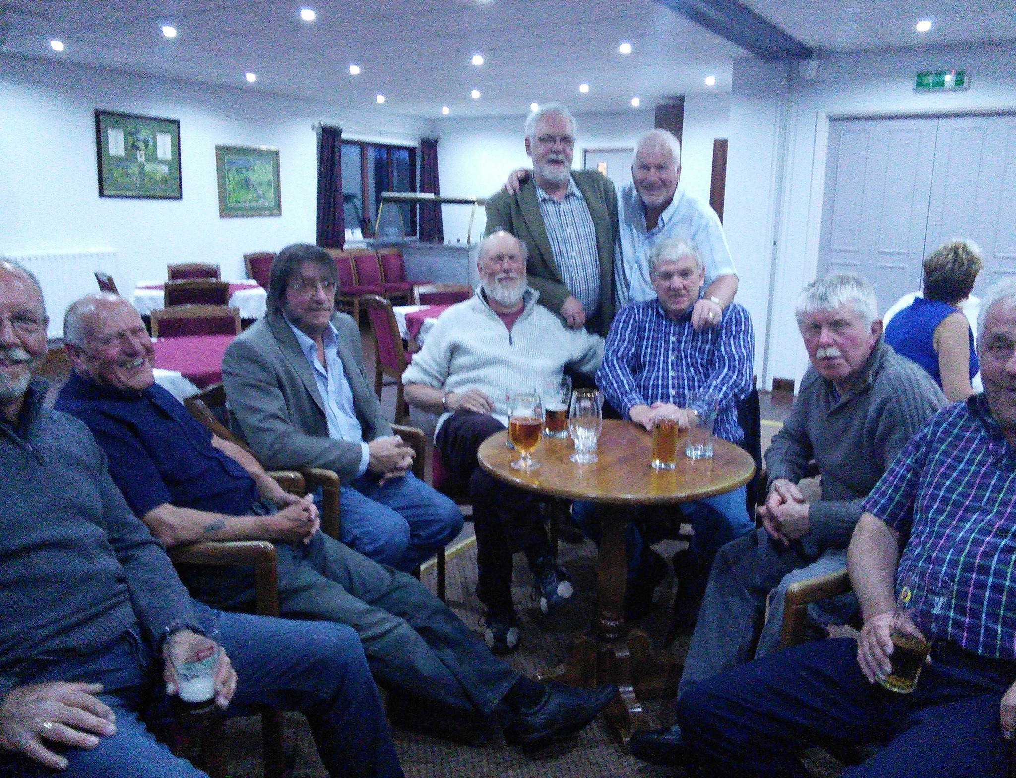 Growing up in Chapel en le frith | This school reunion picture was ...