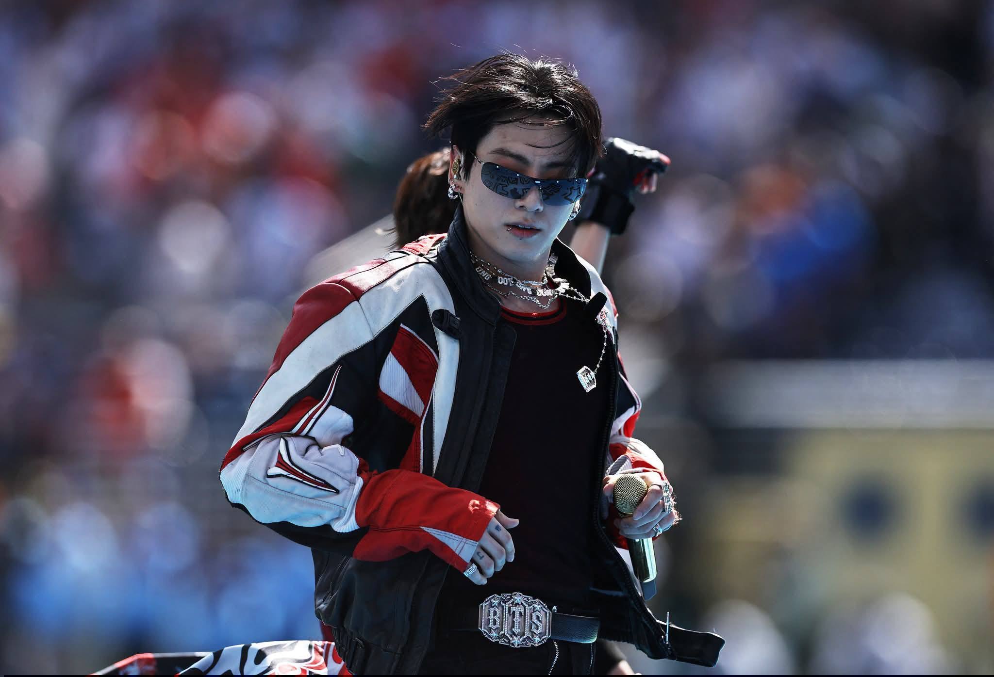 Jungkook's flawless World Cup halftime show performance