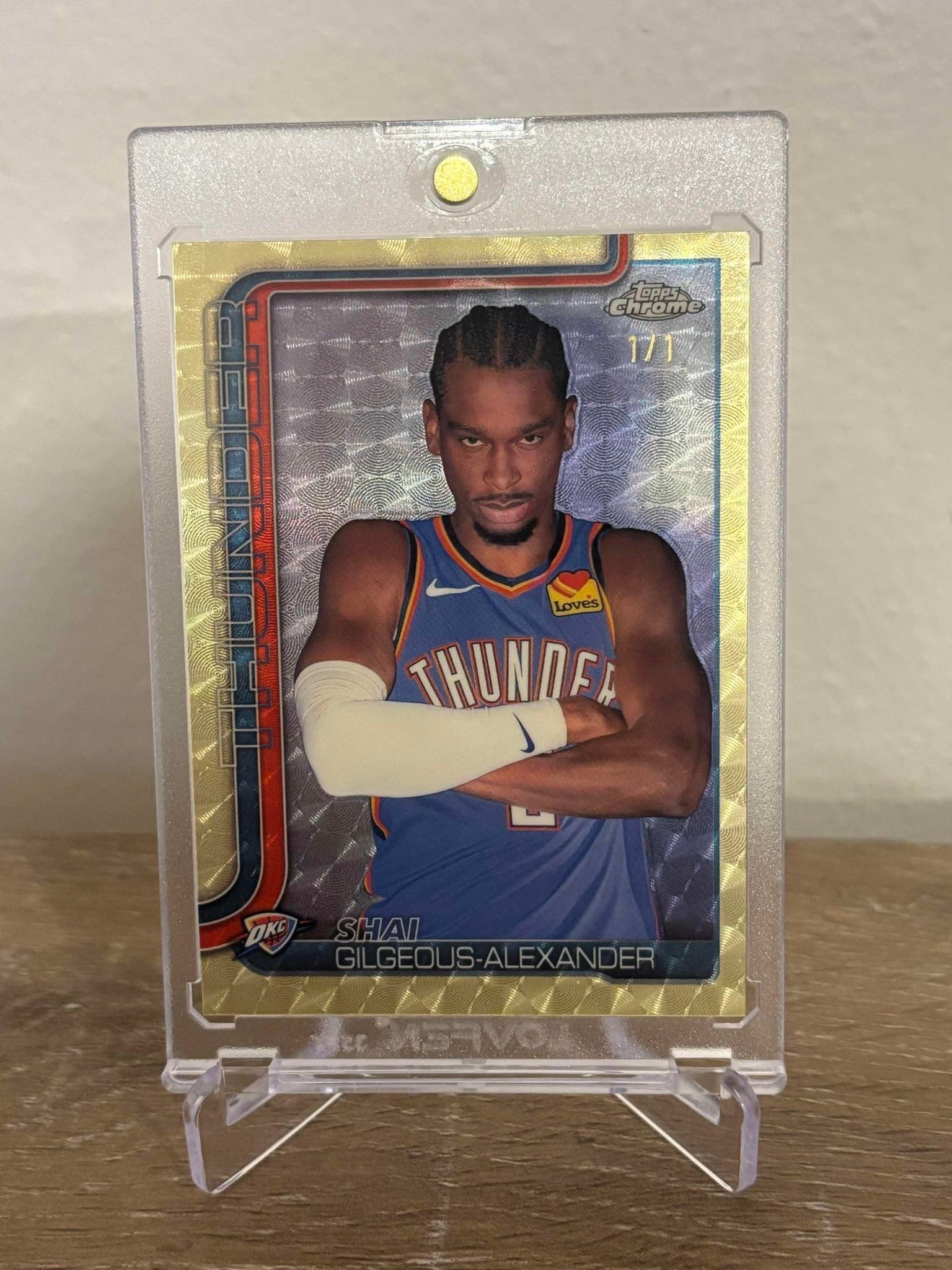Shai Gilgeous-Alexander gold vinyl Topps Chrome card pulled