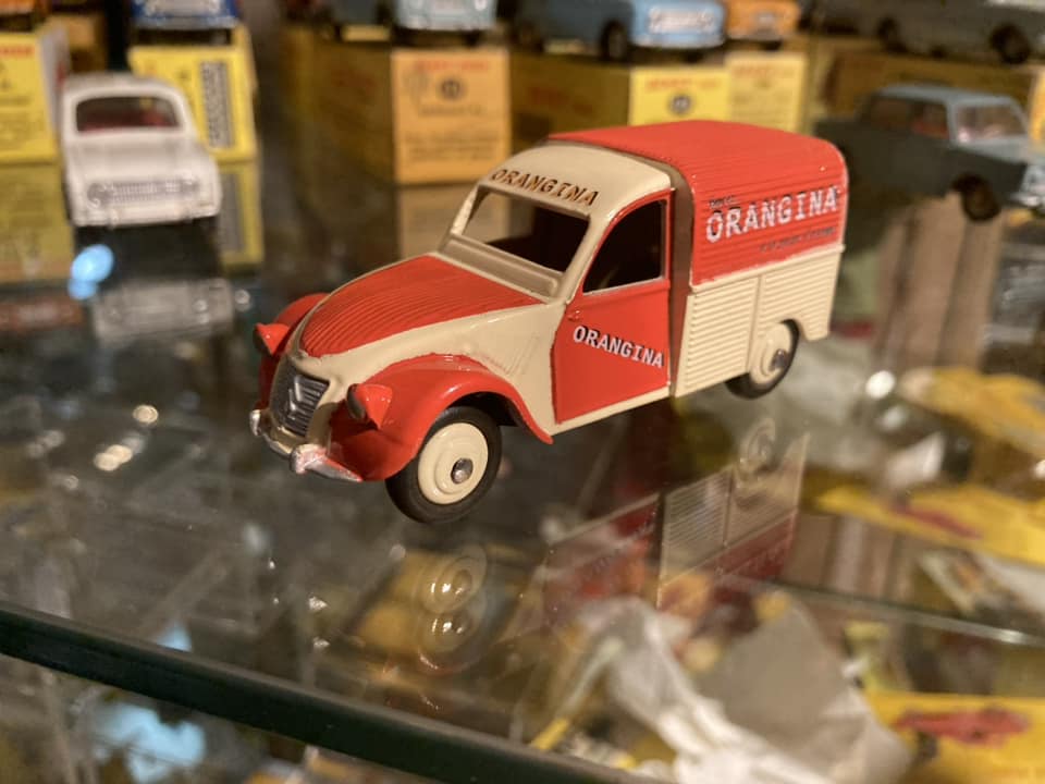 Modèle Réduit Citroën 2 CV AZU Orangina 1956 échelle 1/43 – Collection Altaya, Occasion Comme Neuf, Démontable