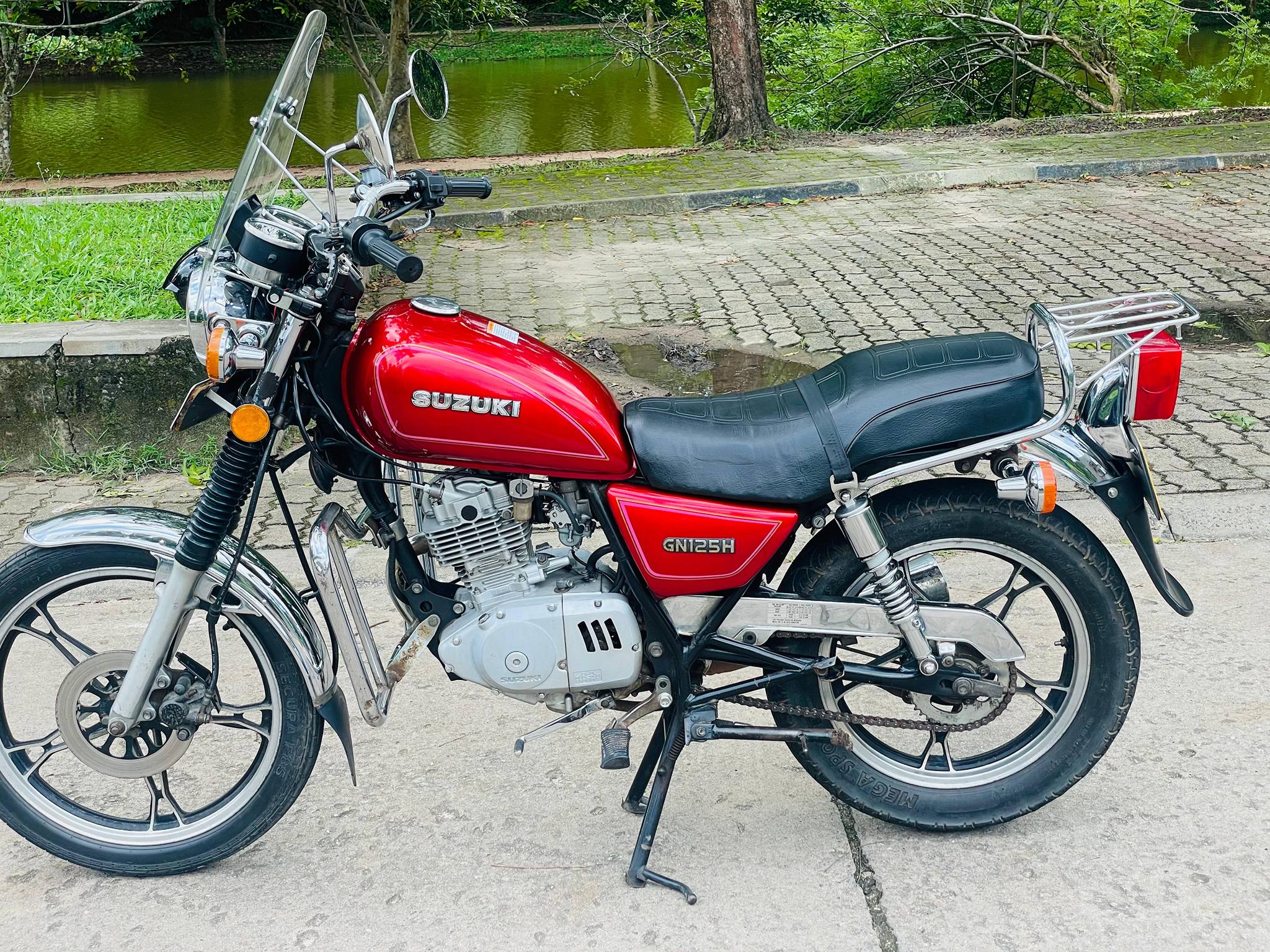 Suzuki GN 125H