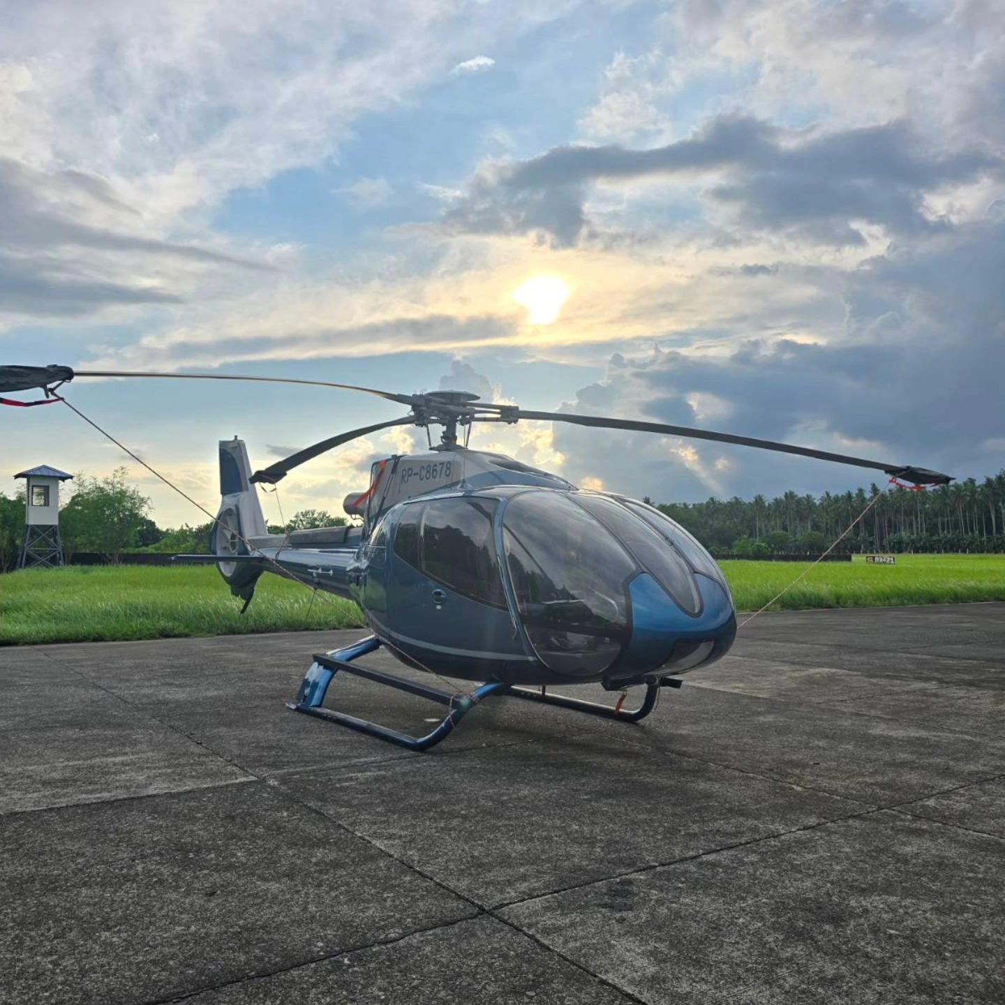 Heliair - EC130 B4 The Airbus EC130 B4 is a single-engine light utility ...