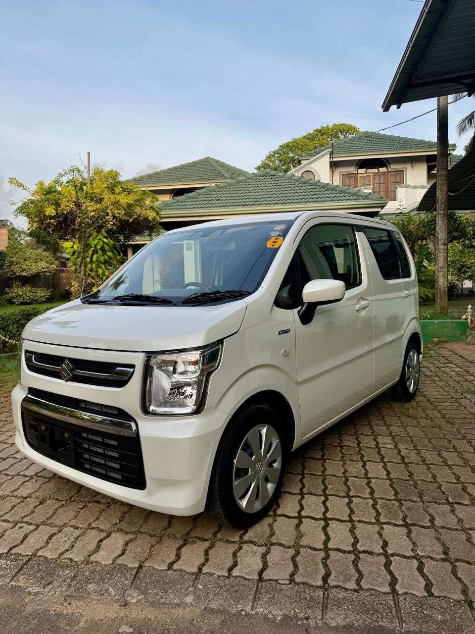 SUZUKI WAGON R FX (HYBRID)