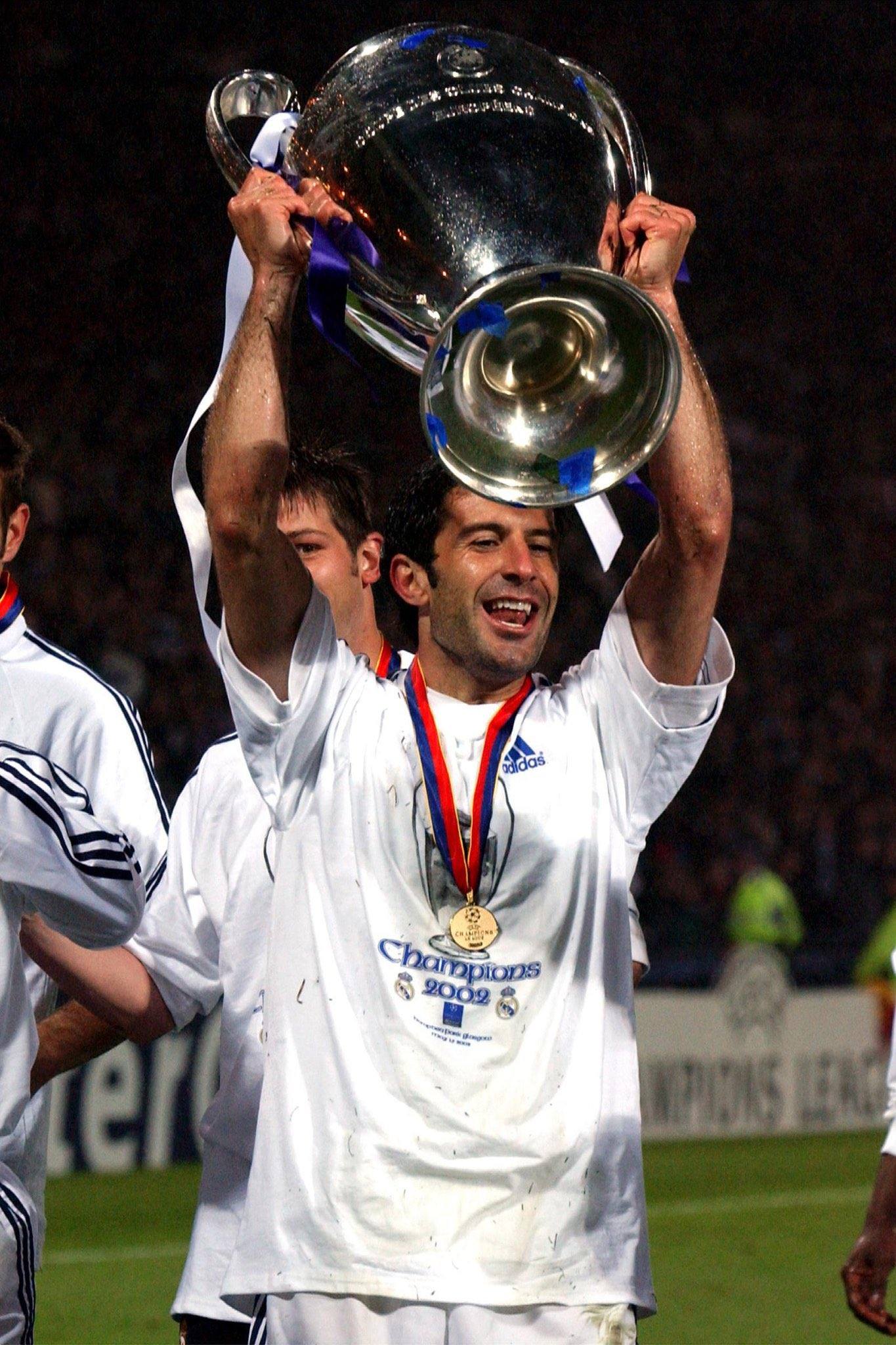 Legendary 🔙 Luis Figo, 2002. #everyonehighlights