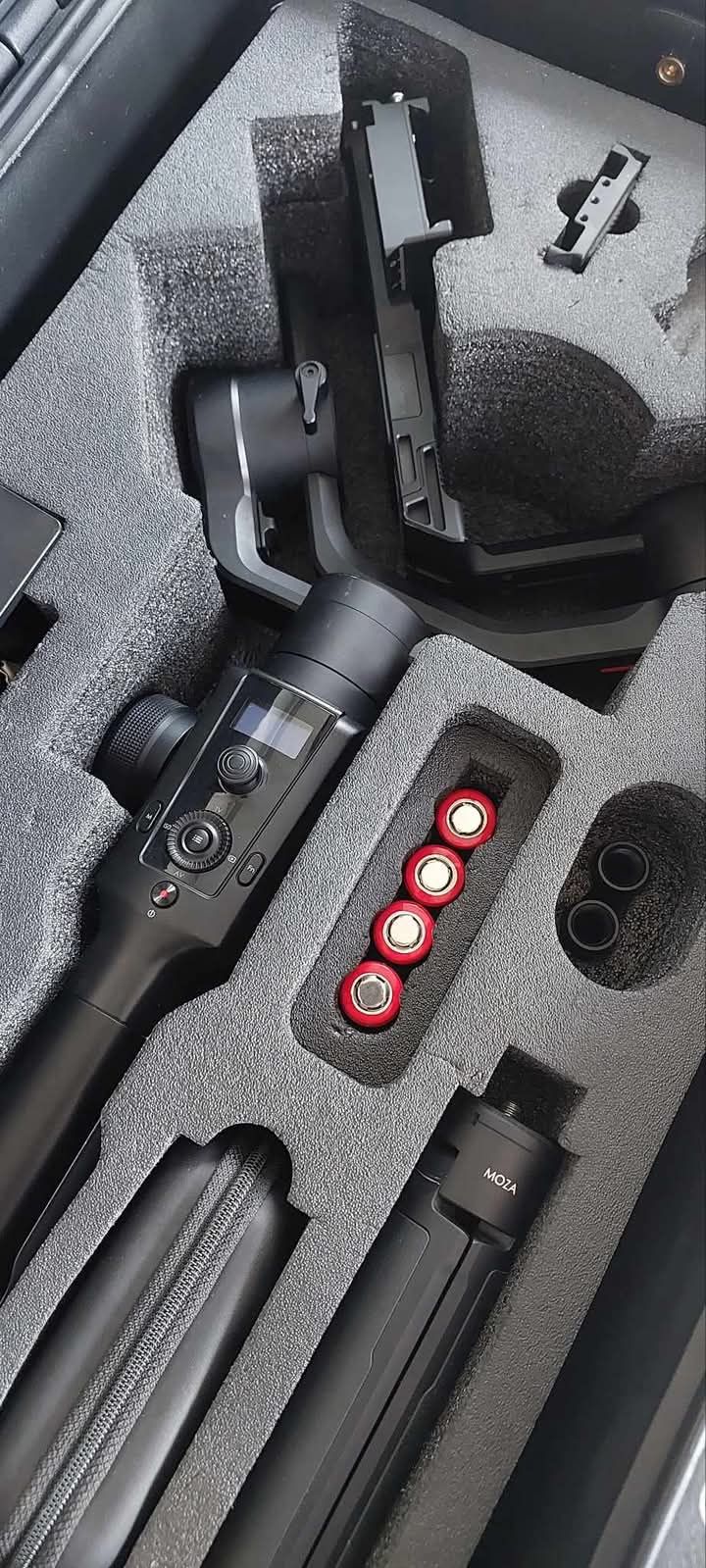 Replacing internal batteries in moza aircross 2