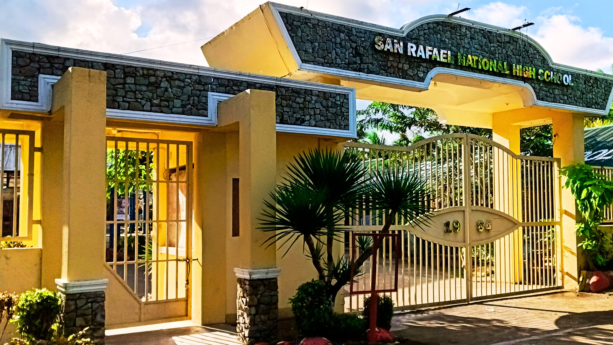 DepEd San Rafael National High School Tigaon