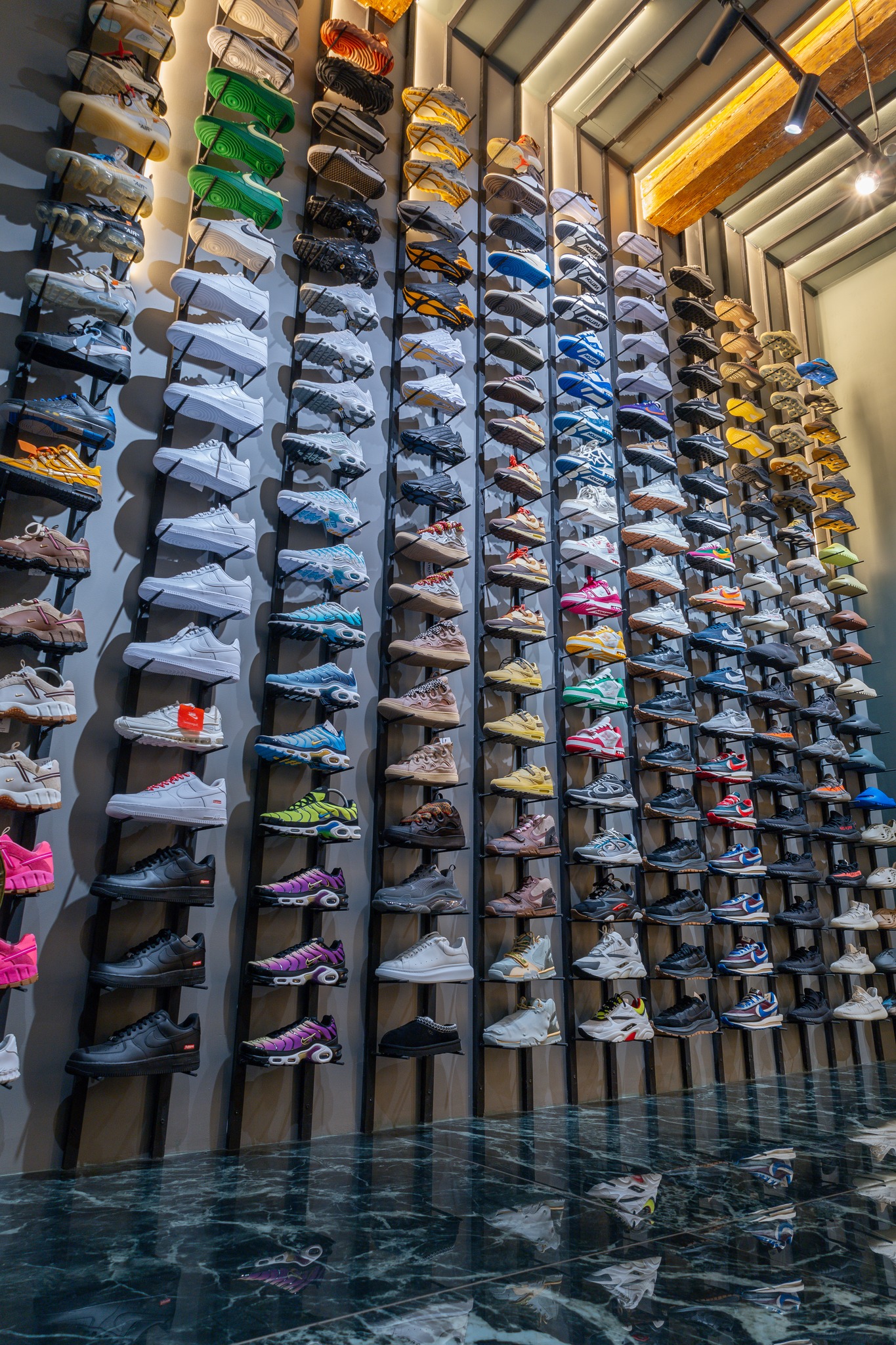Dimension Stores | Lyon